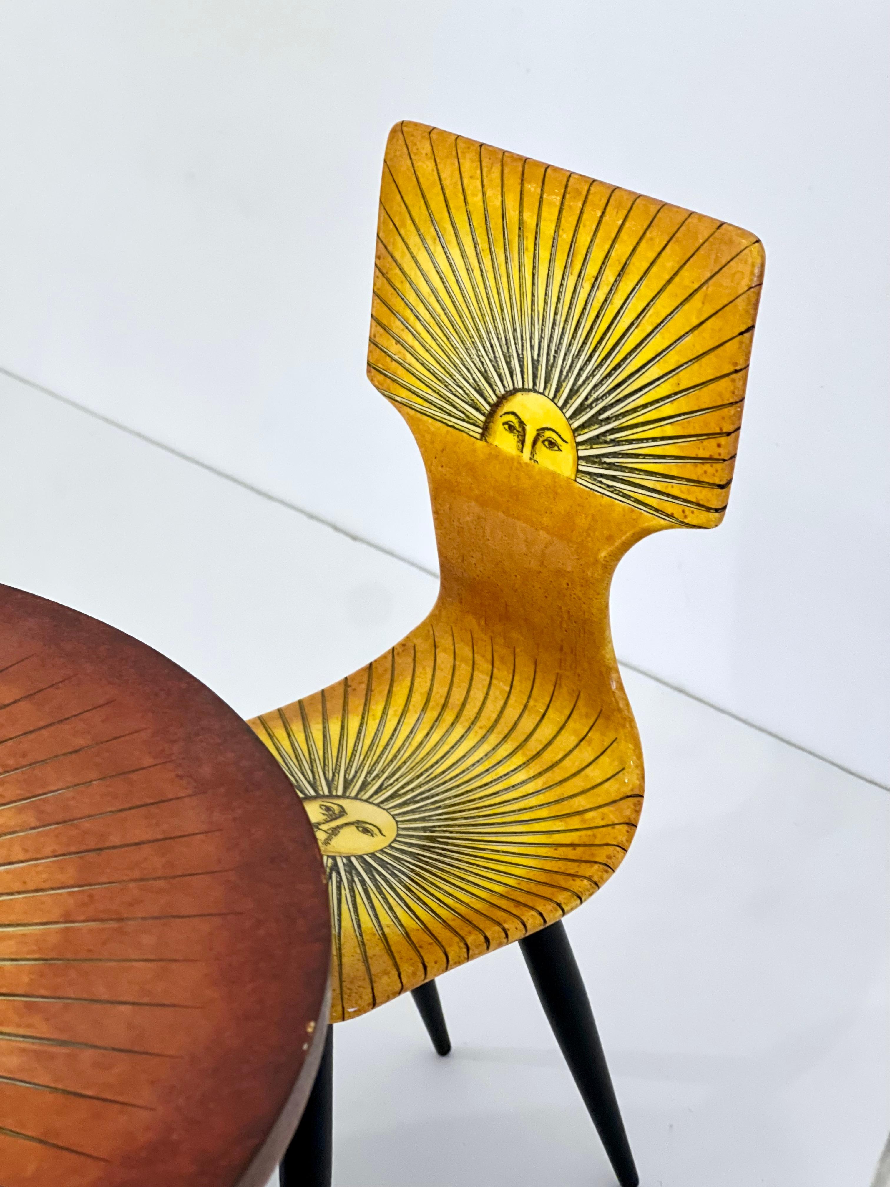 Miniatur-Tisch- und Stühle-Set „Sole“ von Piero Fornasetti im Angebot 2
