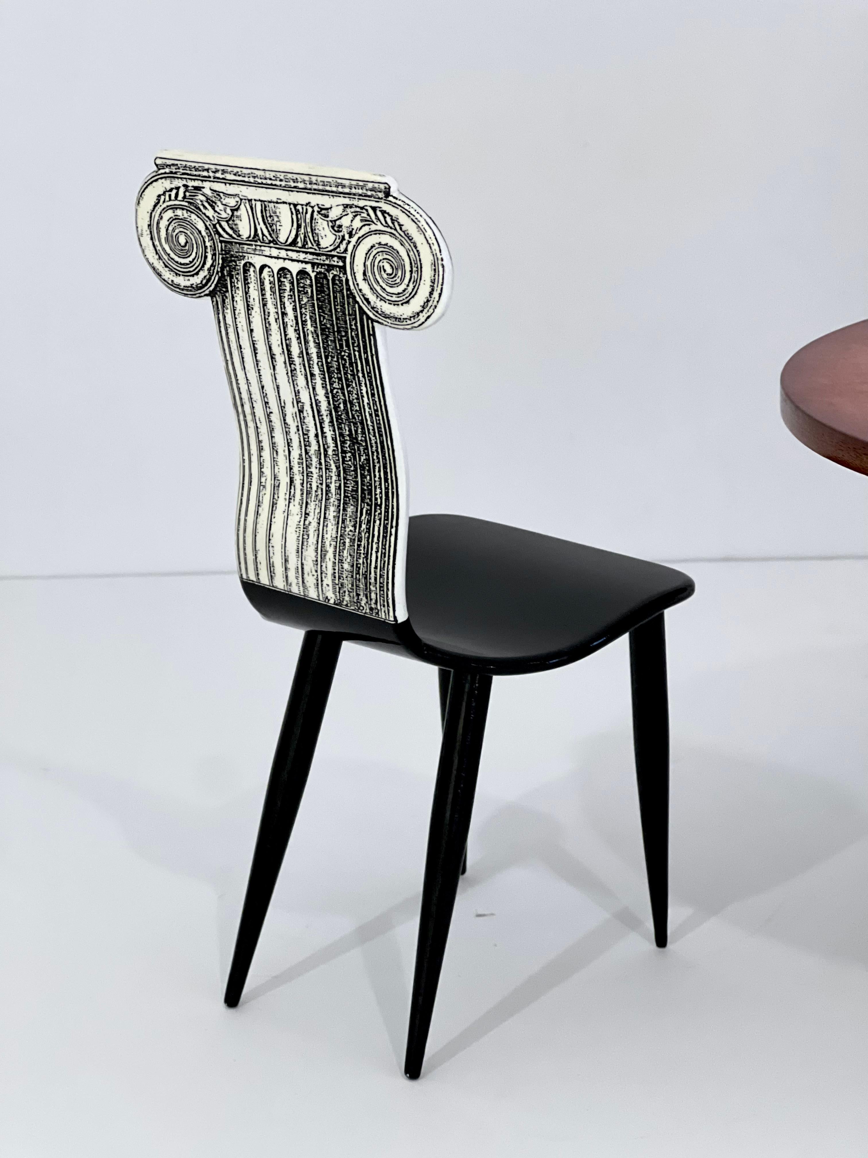 Miniatur-Tisch- und Stühle-Set „Sole“ von Piero Fornasetti im Angebot 7
