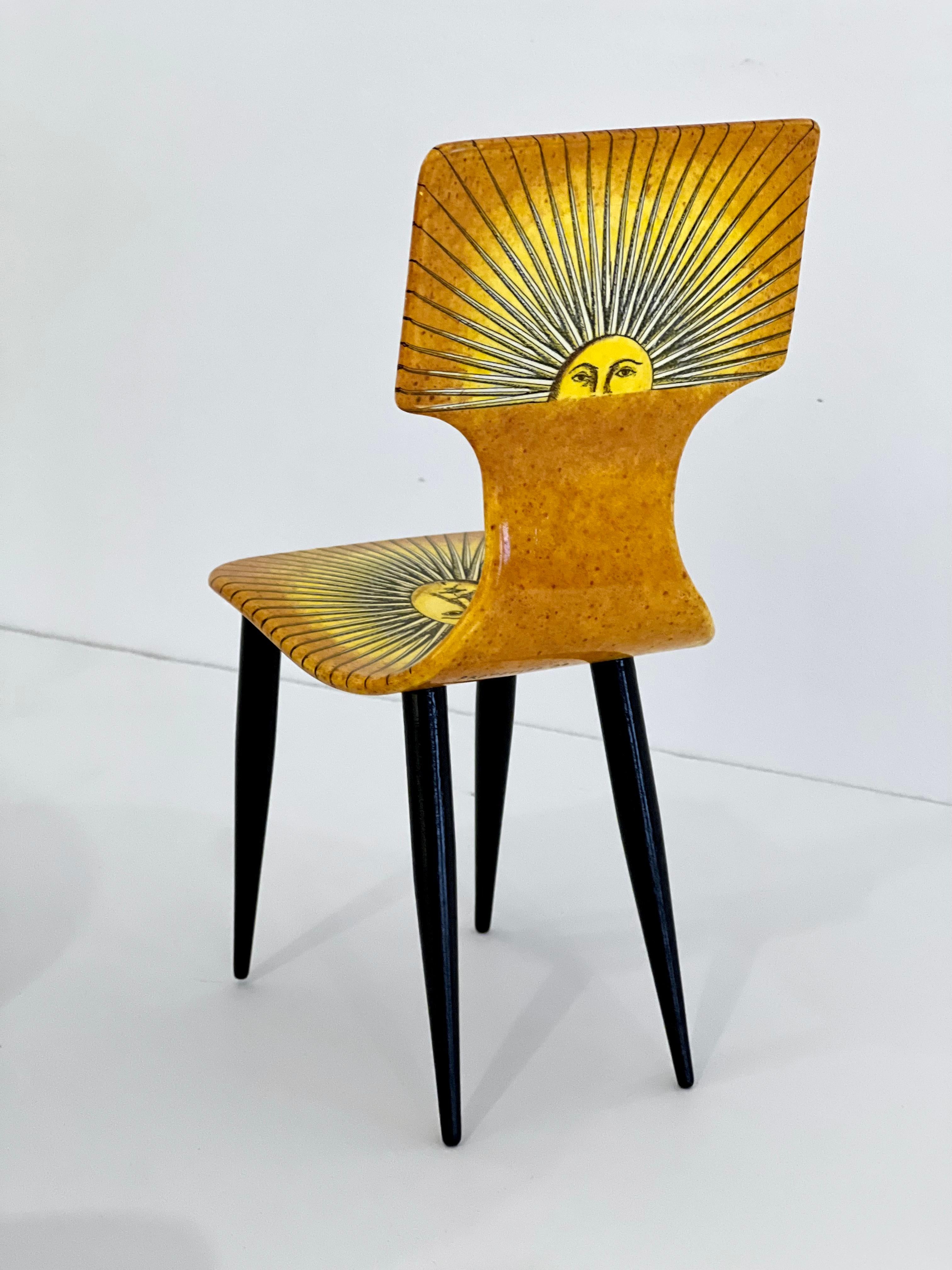 Miniatur-Tisch- und Stühle-Set „Sole“ von Piero Fornasetti im Angebot 8