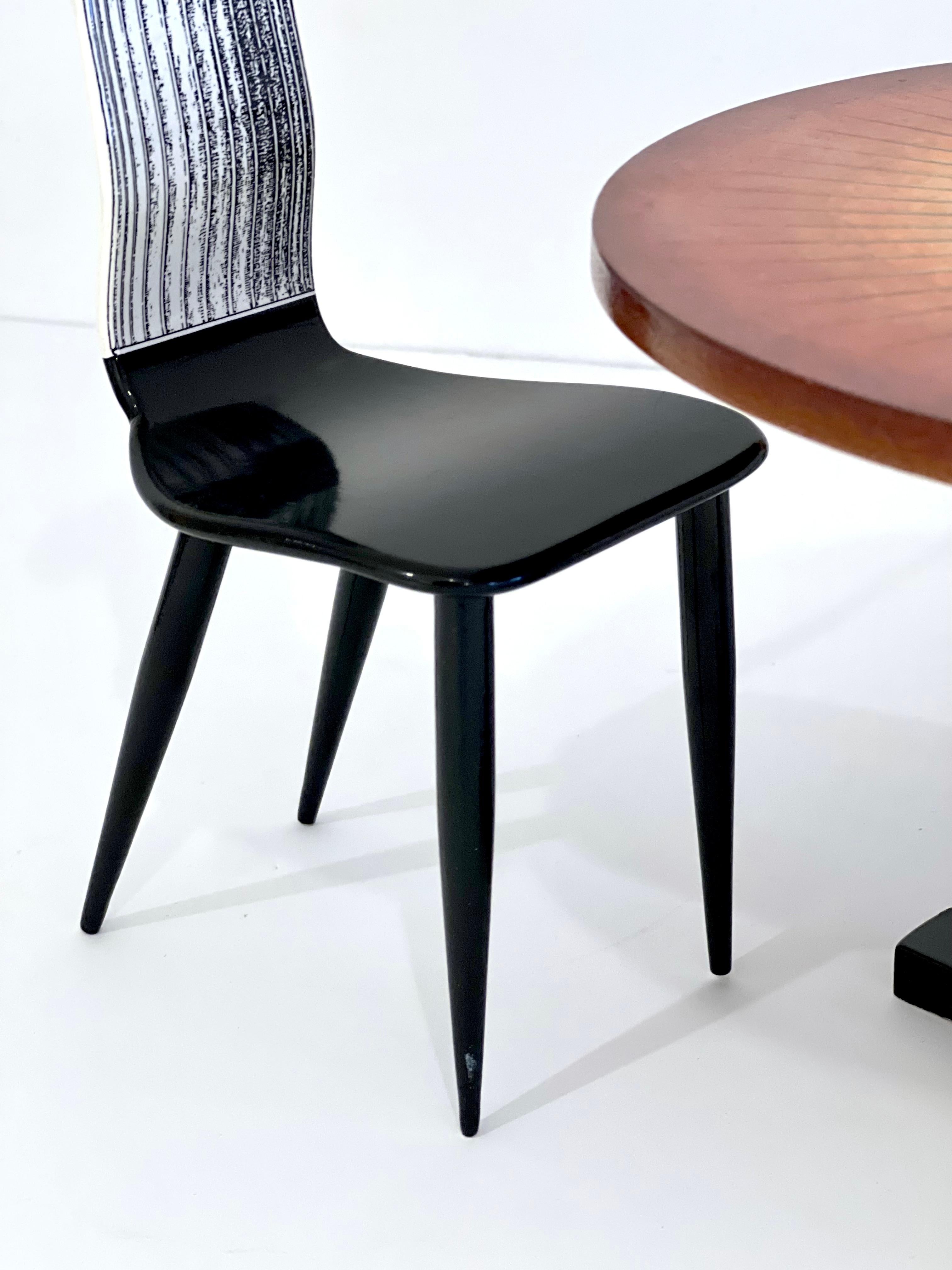 20ième siècle Prototype miniature de table et chaises 