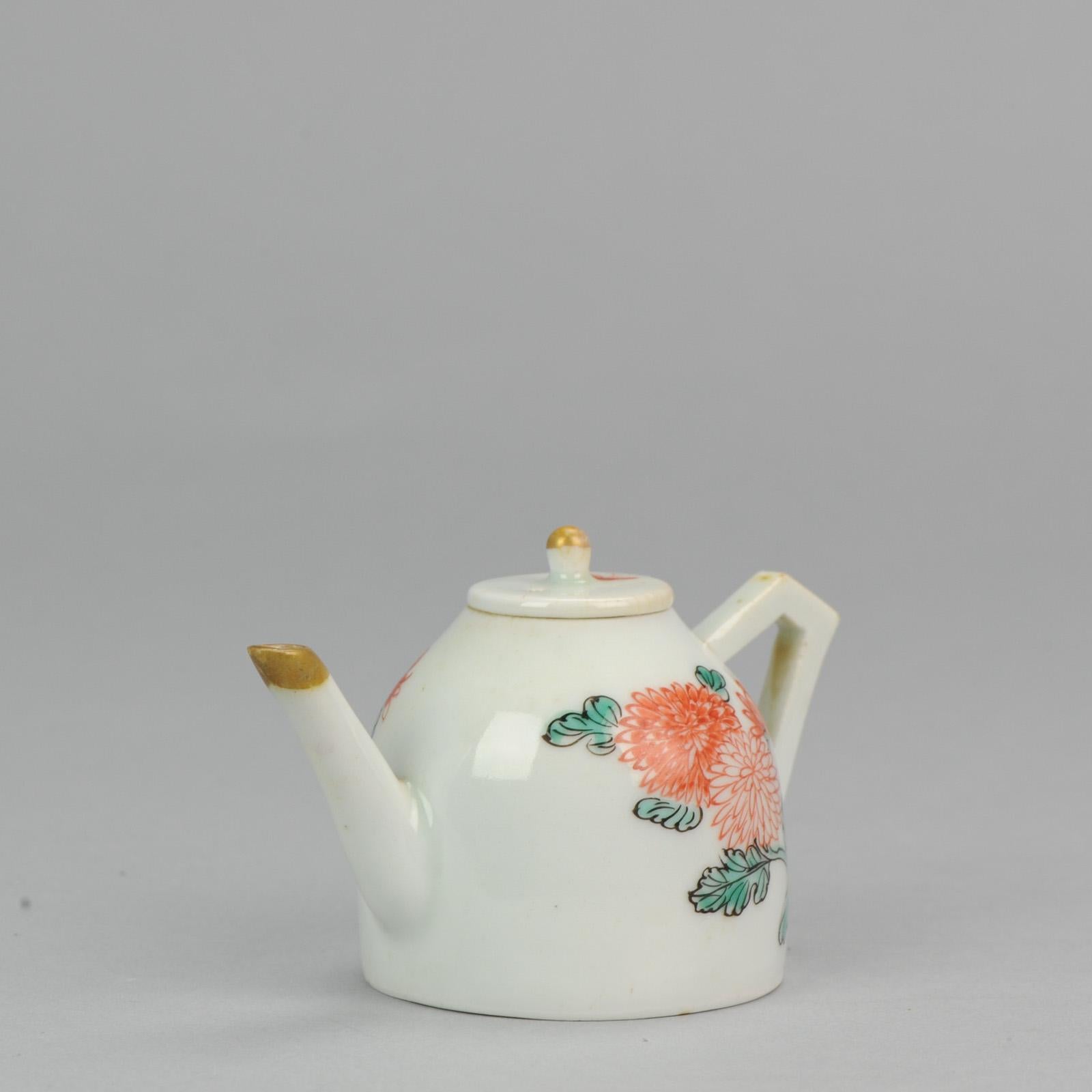 Edo Miniature Rare Japanese Porcelain Teapot Arita Japan Chrysant, circa 1700 For Sale