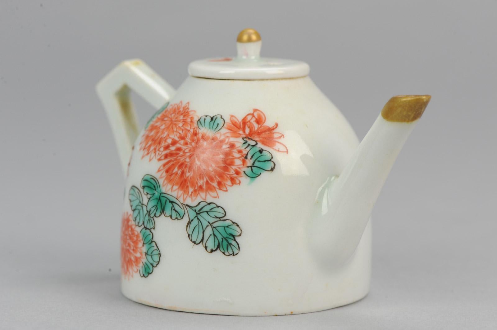 17th Century Miniature Rare Japanese Porcelain Teapot Arita Japan Chrysant, circa 1700 For Sale
