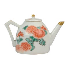 Miniatura Rara Tetera de Porcelana Japonesa Arita Japón Chrysant, circa 1700
