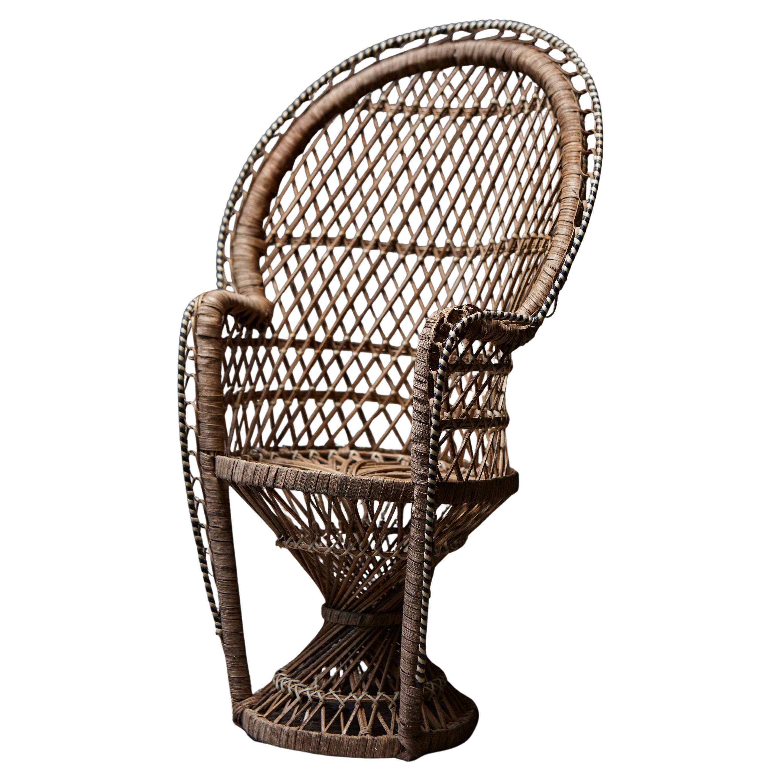 Chaise miniature en rotin paon "Emanuelle", Accent de style vintage, 1970