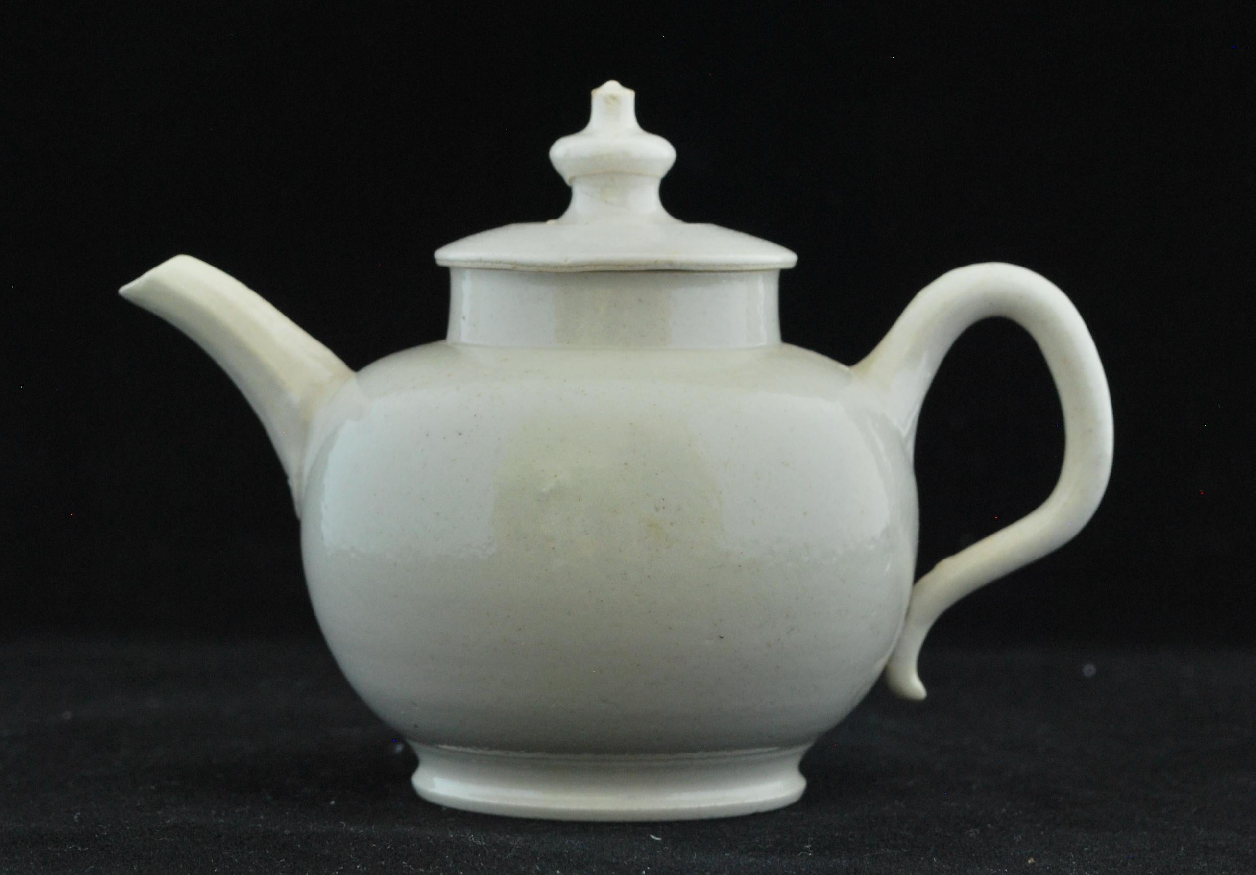 Miniature Salt Glaze teapot, English, circa 1760 In Good Condition For Sale In Melbourne, Victoria