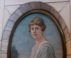 Portrait miniature en aquarelle d'une femme, signé et encadré