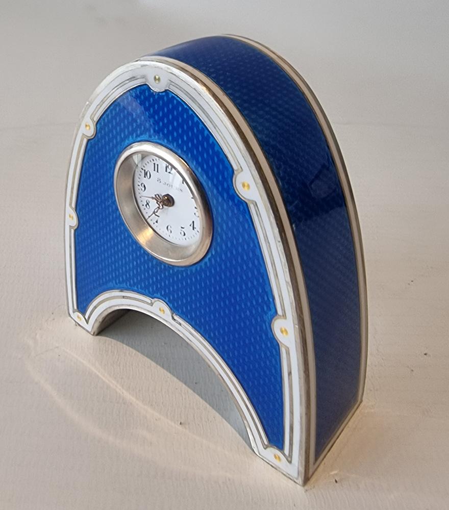 Inizio XX secolo Orologio da viaggio in miniatura in argento e smalto guilloché blu in vendita