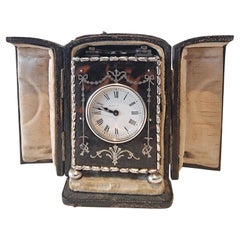 Reloj miniatura de carruaje de carey y piquete de plata de William Comyns