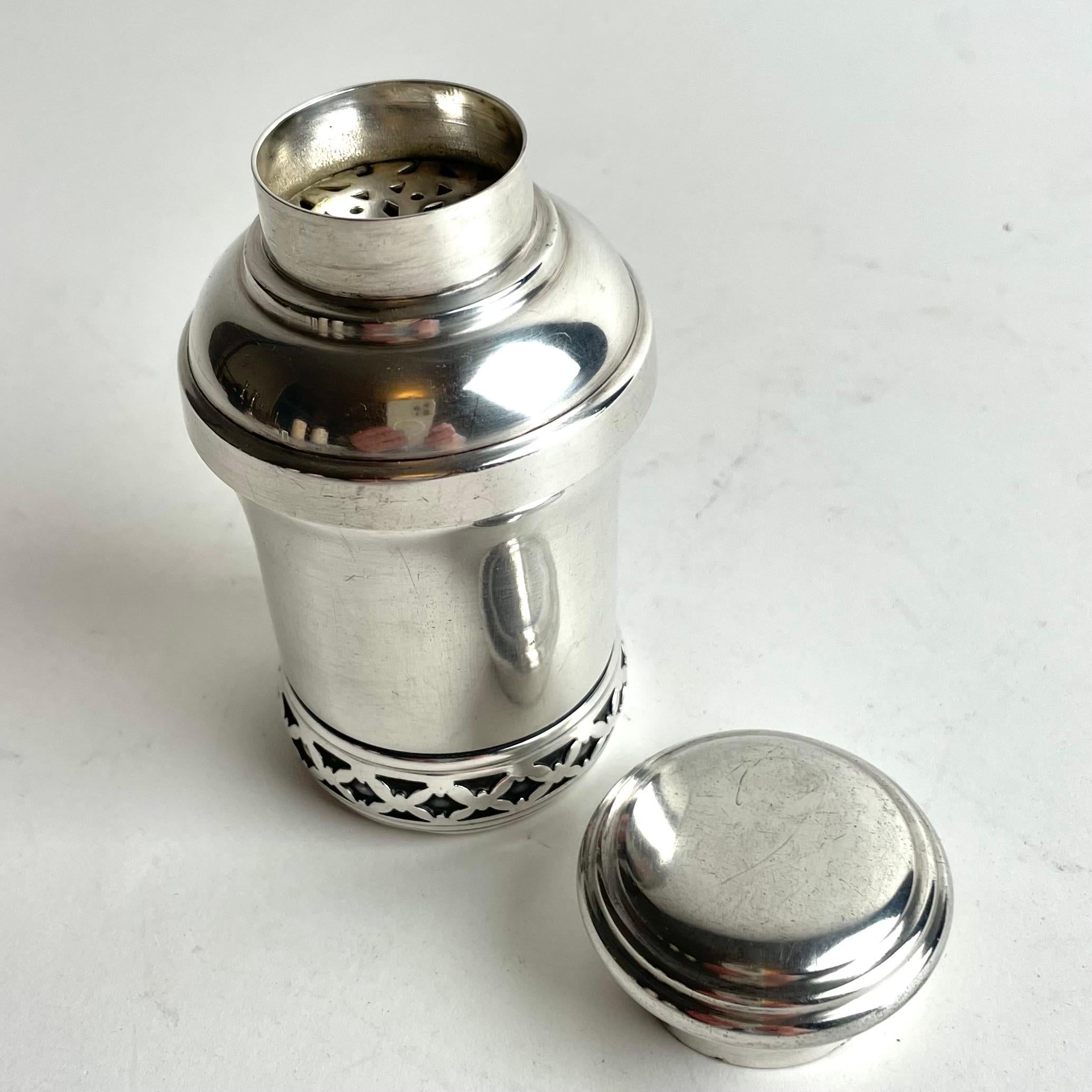 Mid-20th Century Miniature Silver-Plated Cocktail Shaker for lemon and lime, Art Deco, 1930s For Sale