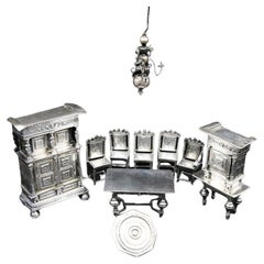 Muebles en miniatura de plata de ley de París. C1880