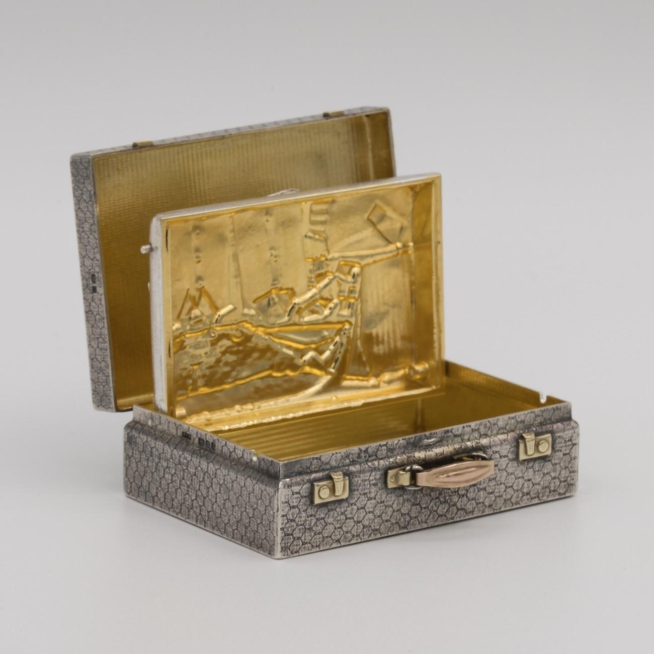 Miniature Sterling Silver Suitcase Box by Karel Bartosik, Hallmarked London 1983 6