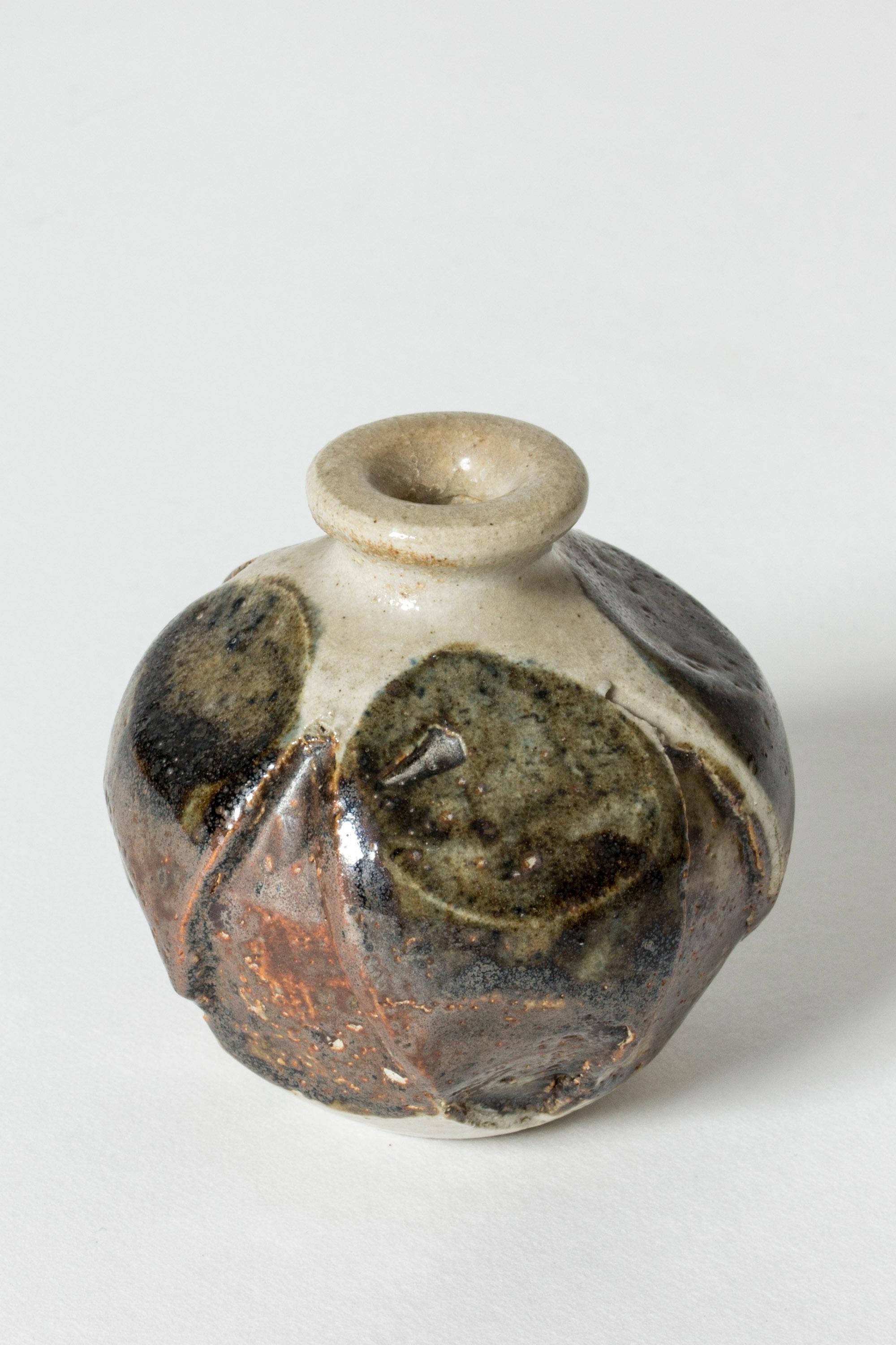 Miniatur-Vase aus Steingut von Anders B. Liljefors, Gustavsberg, Schweden, 1950er Jahre (Skandinavische Moderne) im Angebot