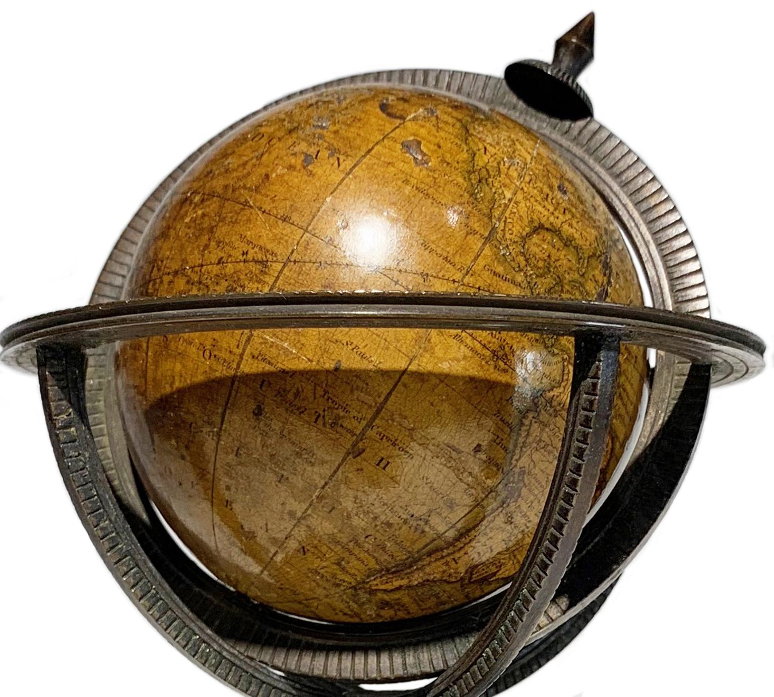 Globe terrestre miniature Newton & Son Londres, Post 1833, Ante 1858 en vente 4