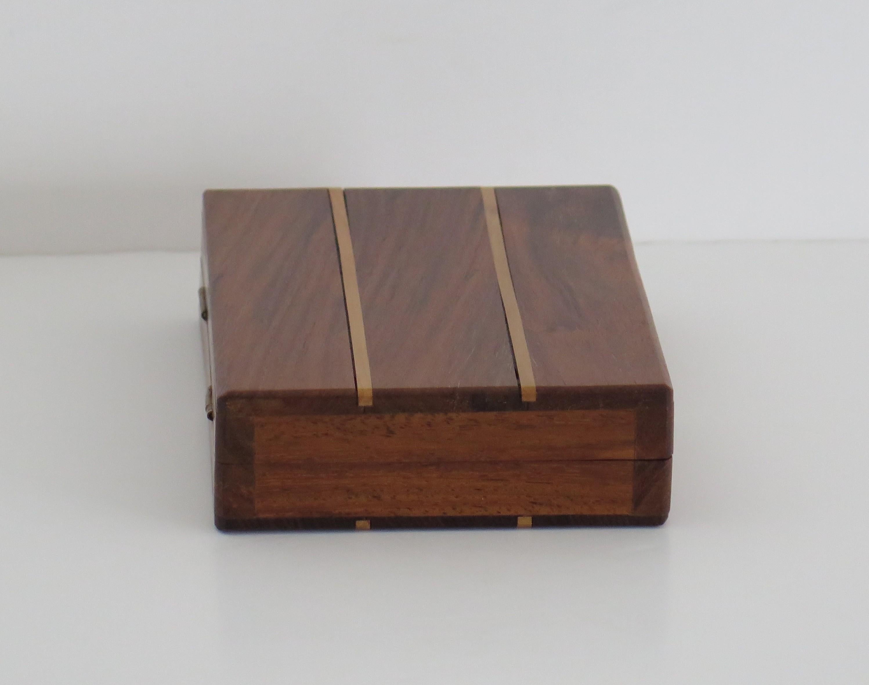Miniature Travelling Chess Set Game handmade in walnut Inlaid box, circa 1940s For Sale 4