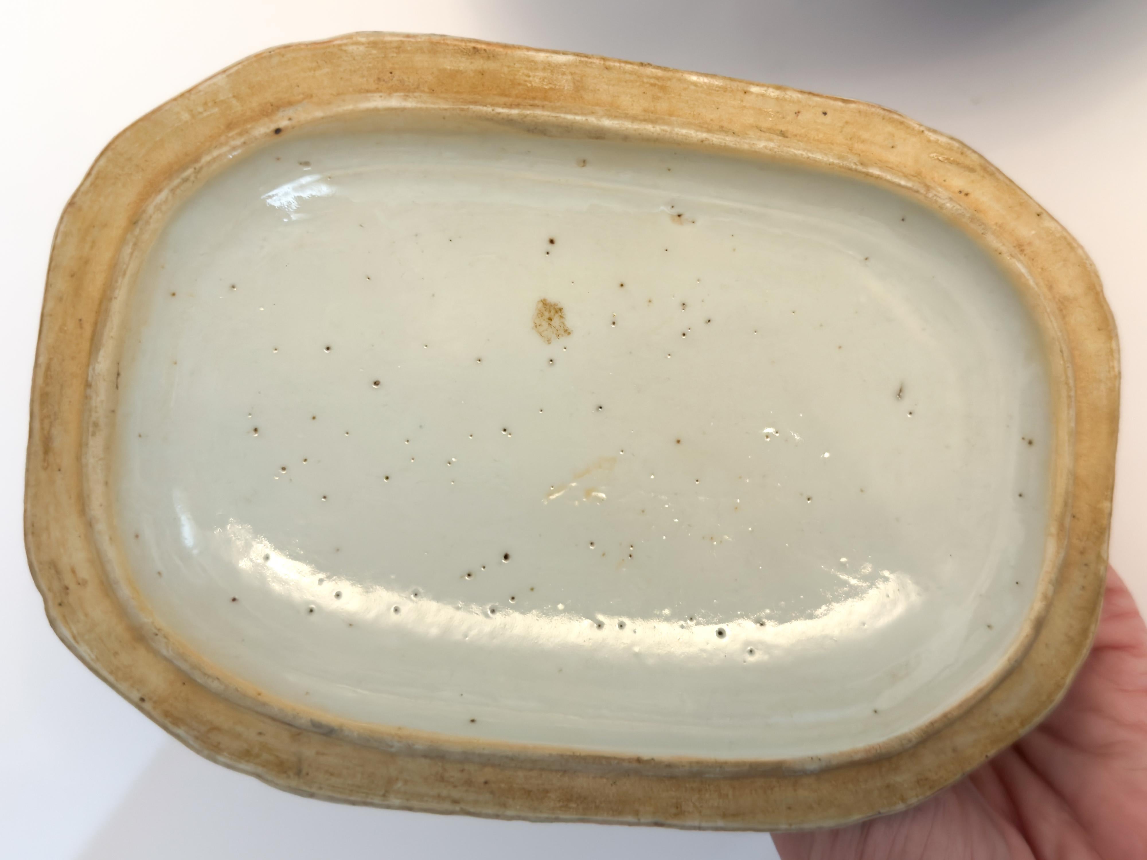 Miniatura di zuppiera e piatto in porcellana cinese blu di Canton, XIX secolo in vendita 4
