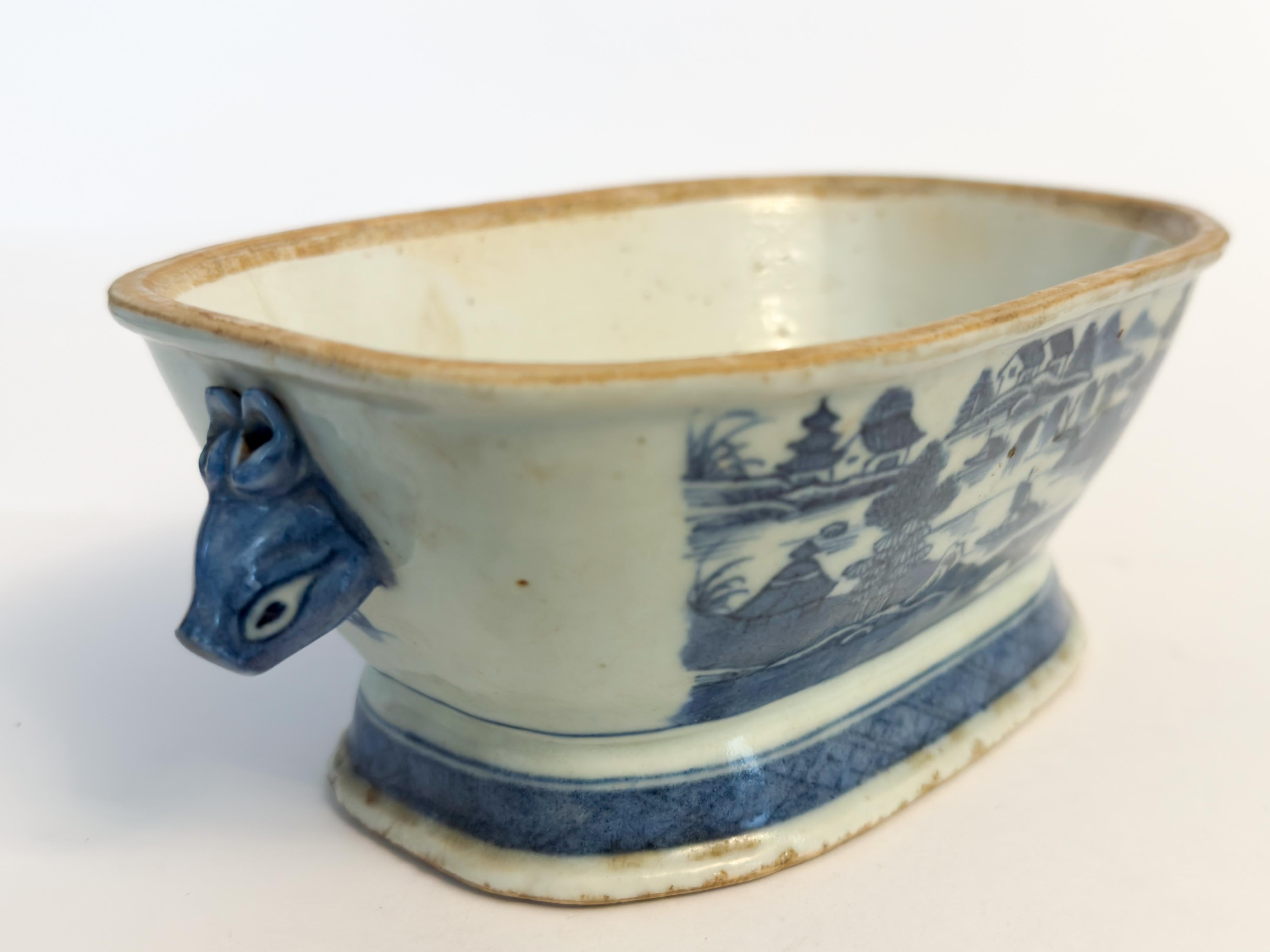 Soupière et plat miniatures en porcelaine de Canton bleue de Chine, 19e siècle en vente 6