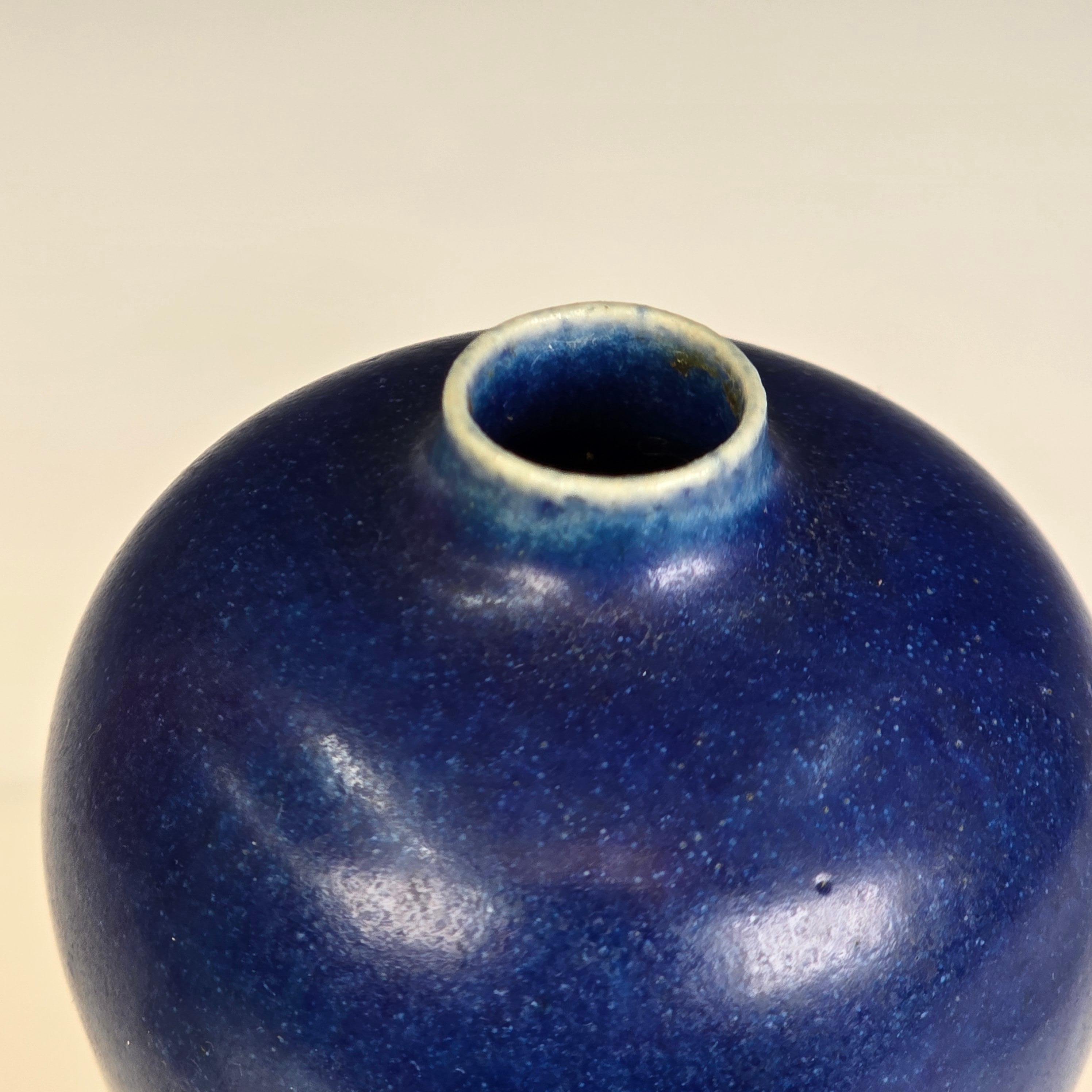 Metà XX secolo Vaso in miniatura di Eigil Hinrichsen in vendita
