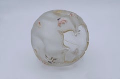 Vase miniature à bord en forme d'œuf cassé par Daum