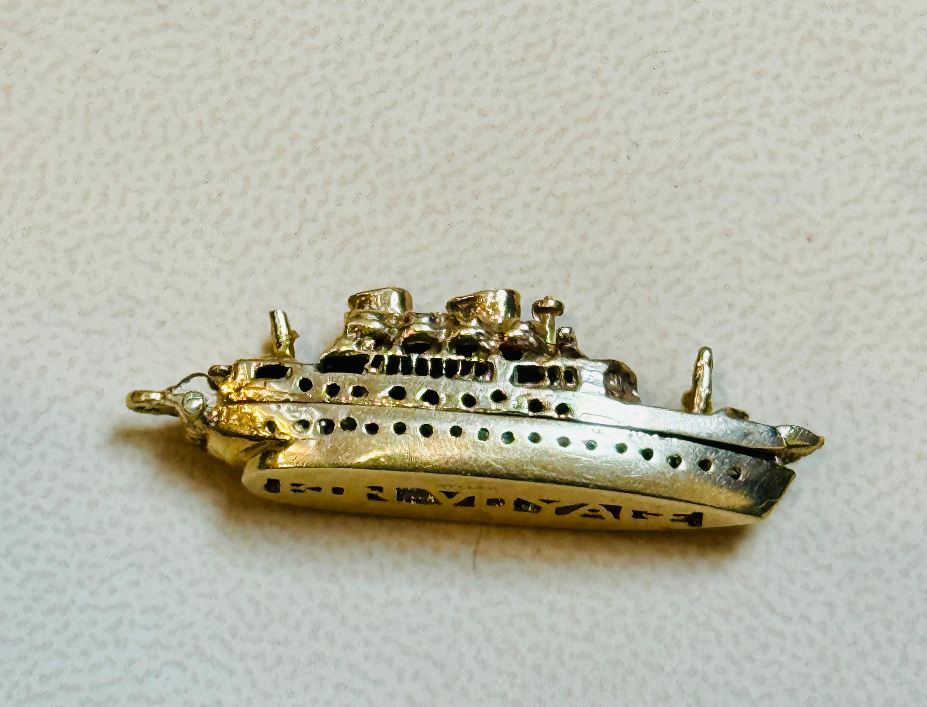 Miniature Vintage 1950s Gold Cruise ship with Ruby & Sapphire  14 Kt Yellow Gold 2