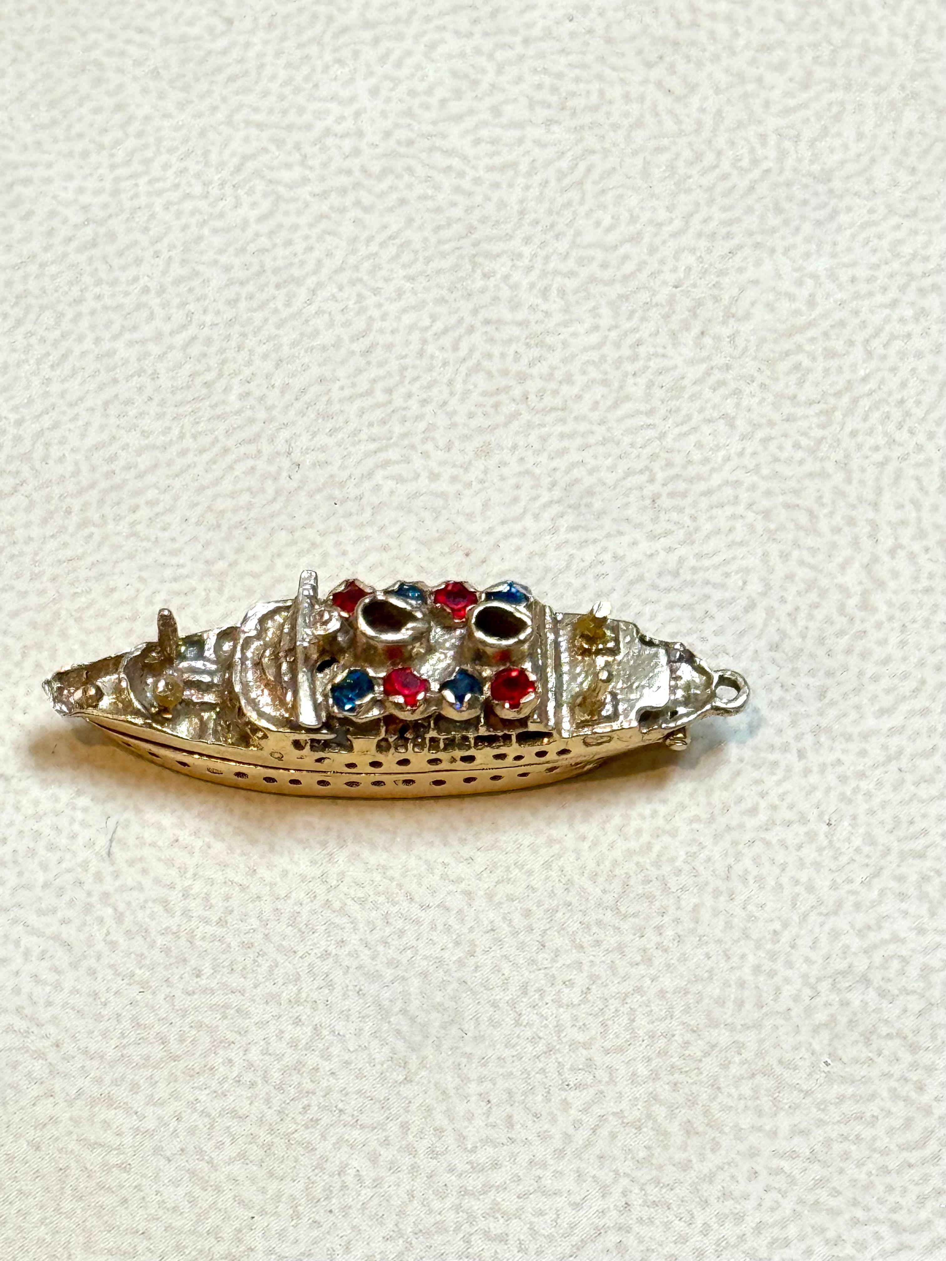 Miniature Vintage 1950s Gold Cruise ship with Ruby & Sapphire  14 Kt Yellow Gold 3
