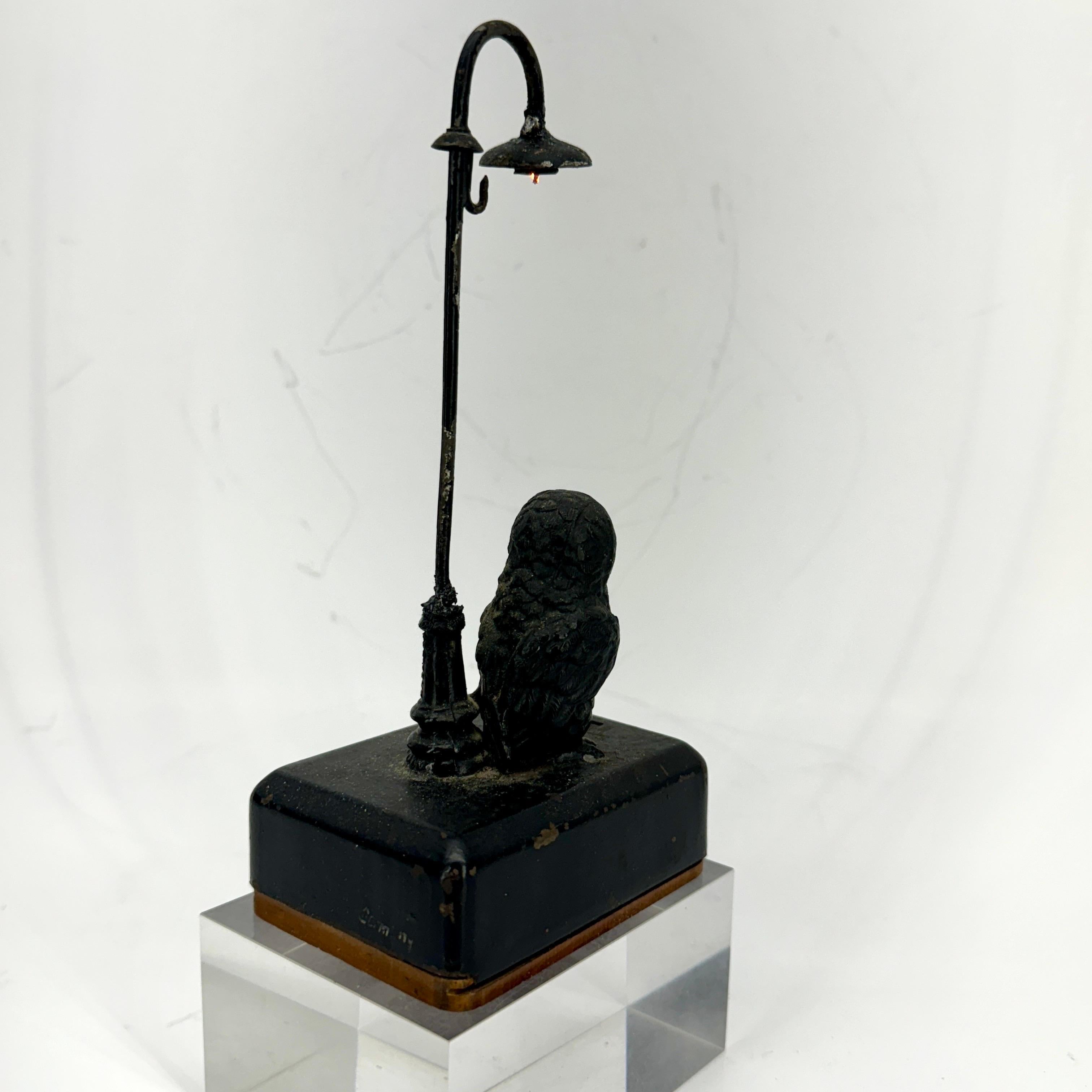 Miniature Vintage Decorative Owl and Street Lantern Table Light  For Sale 7