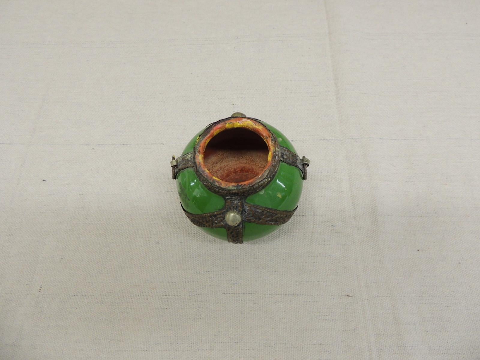 Miniature vintage Moroccan green vase
Adorned with tin fittings all around
Size: 4