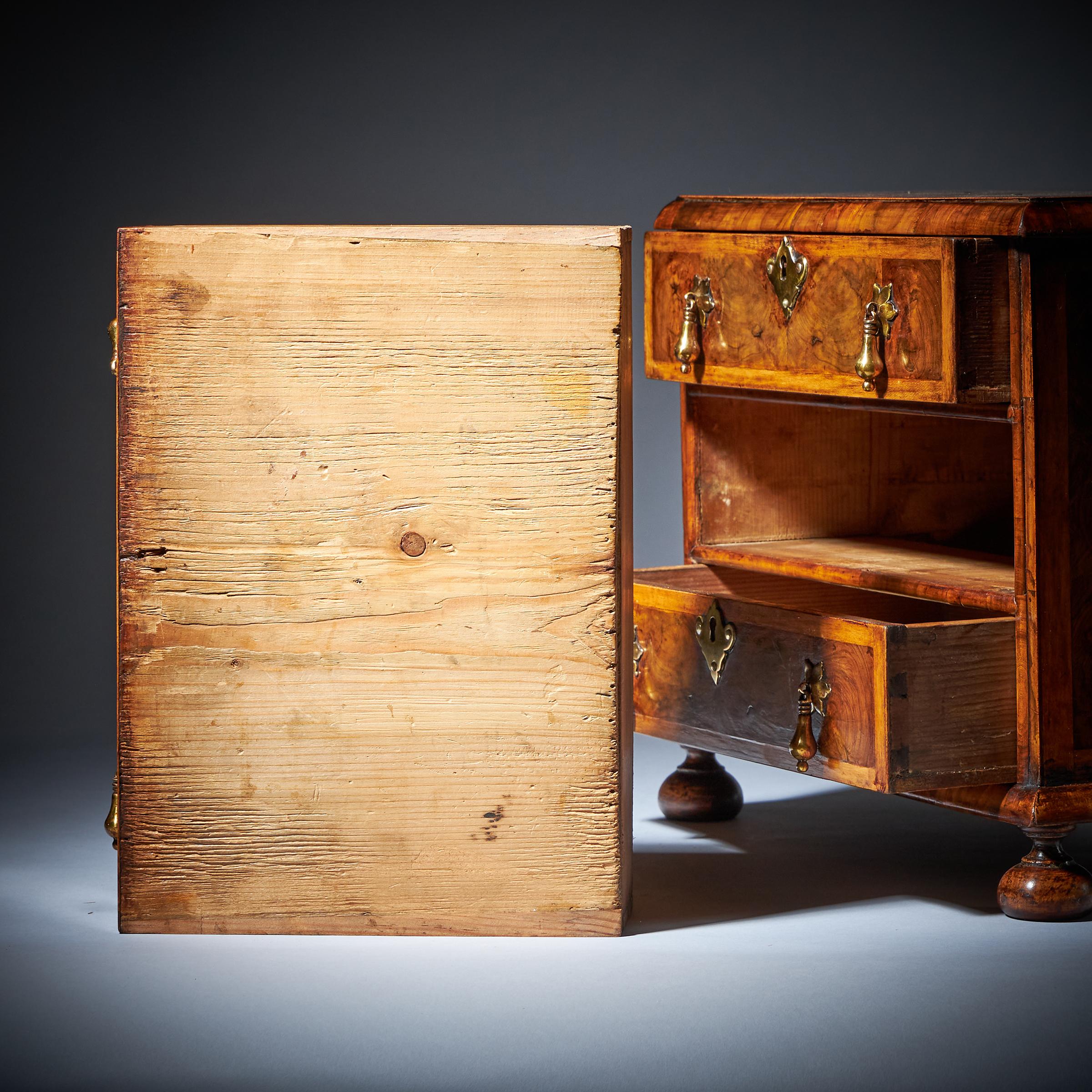 Miniature William and Mary 17th Century Diminutive Olive Oyster Chest, C.1690 For Sale 1