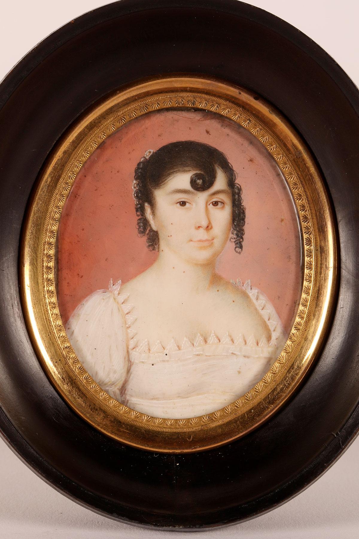 Miniature avec sujet féminin, aquarelle sur ivoire, France 1800. Bon état - En vente à Milan, IT
