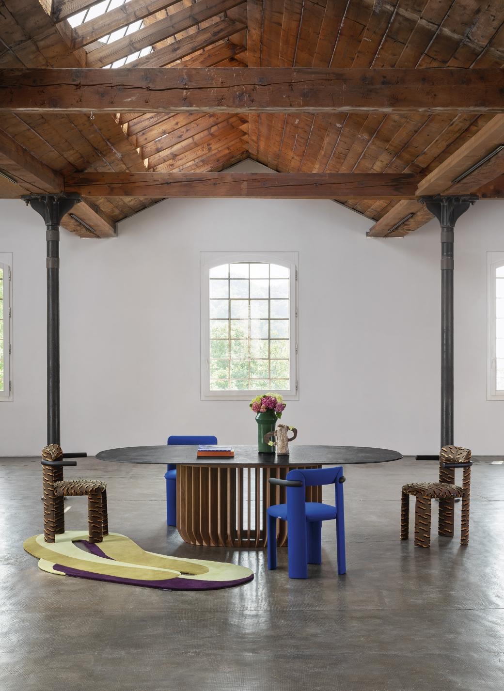 Sedia Miniforms Amia con braccioli di E-GGS In condizioni Nuovo in vendita a Brooklyn, NY