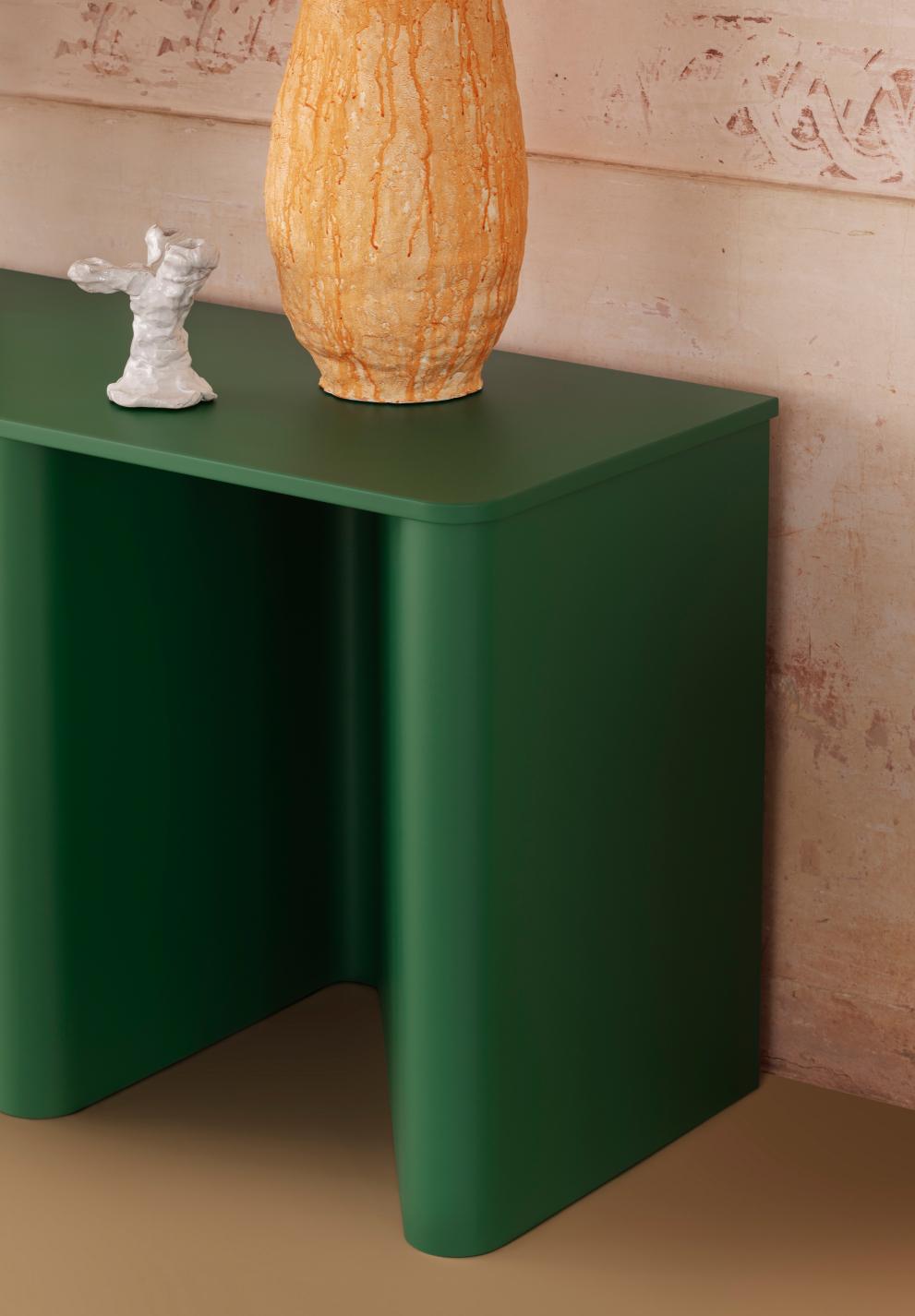 Miniforms NAMI Desk in Laquered by E-GGS In New Condition For Sale In Brooklyn, NY