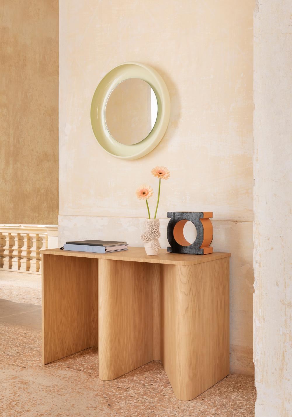 Contemporary Miniforms NAMI Desk in Laquered by E-GGS For Sale