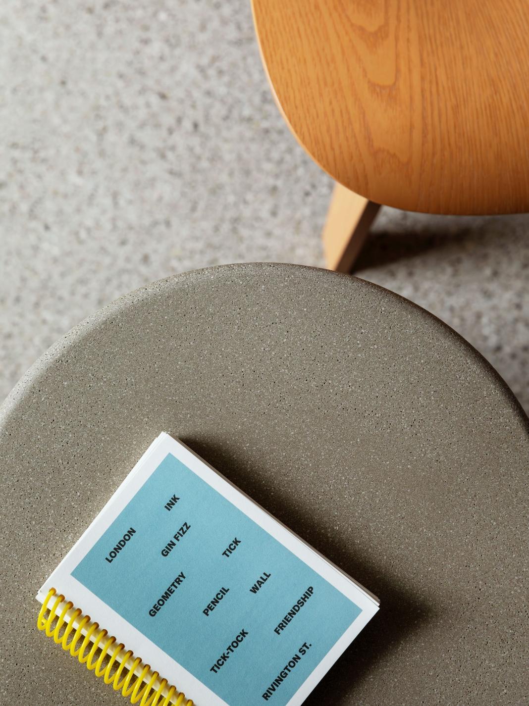 Table basse Pinto Miniforms de Shrivo Design en vente 4