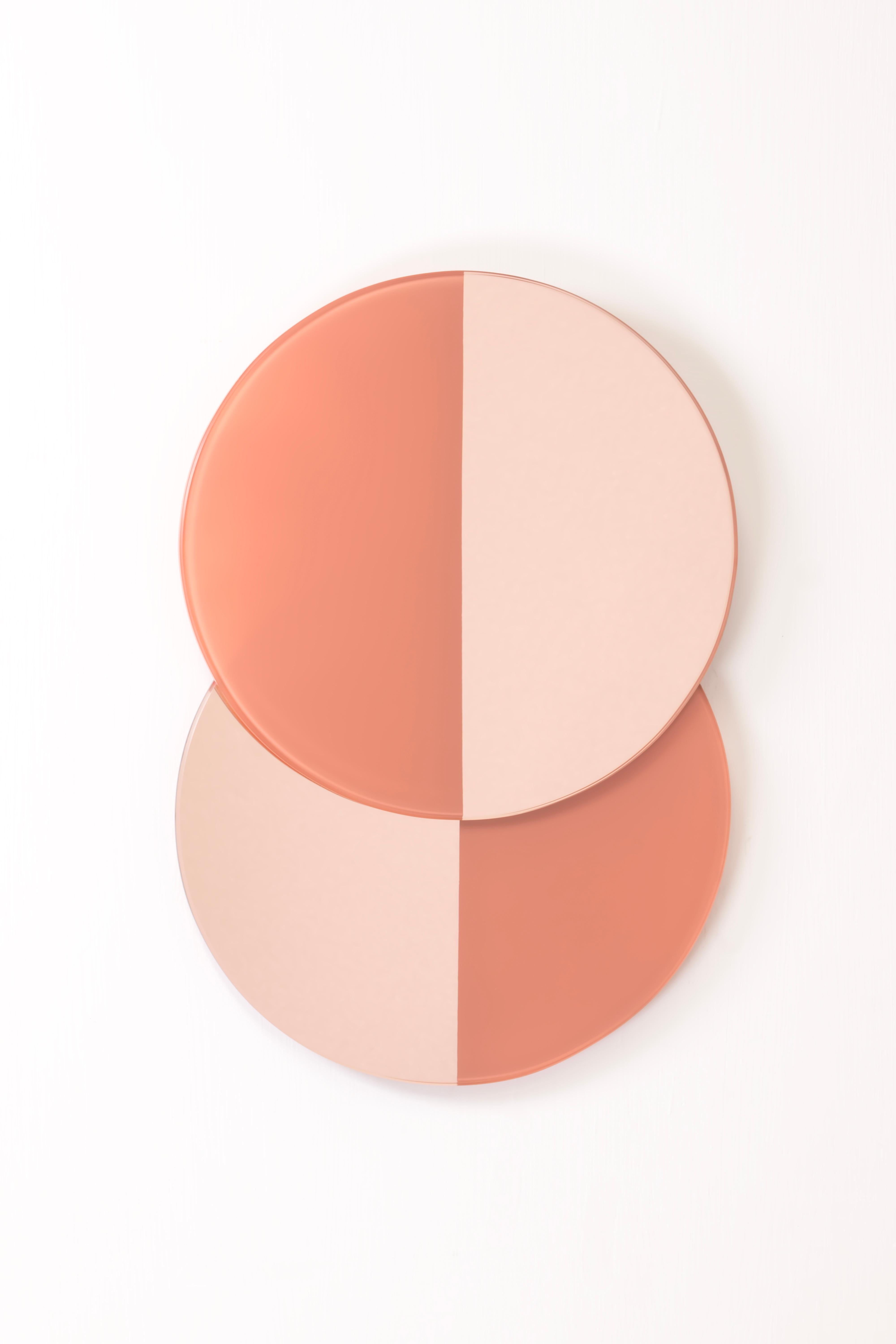 Continuing our dedicated efforts in the realm of float glass, this collection introduces an array of new models, featuring decorative wall mirrors of significant proportions and reflective tabletop sculptures, each thoughtfully equipped with