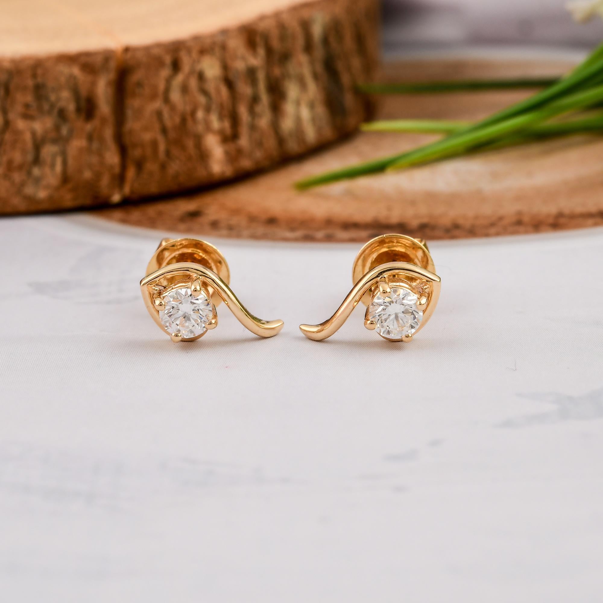 Contemporaneo Orecchini con diamante naturale Minimal 0.62 Ct SI/HI Regalo in oro giallo 18 carati in vendita