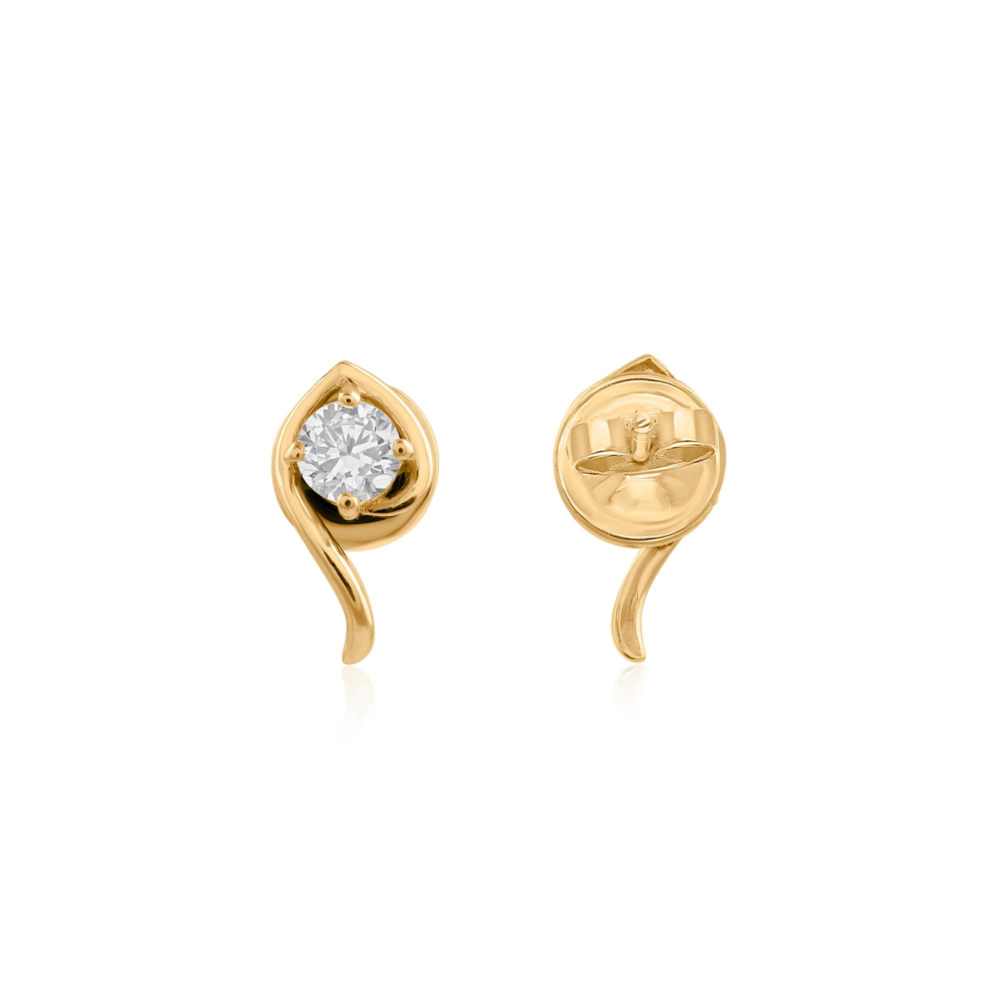 Orecchini con diamante naturale Minimal 0.62 Ct SI/HI Regalo in oro giallo 18 carati In condizioni Nuovo in vendita a Diera, Dubai