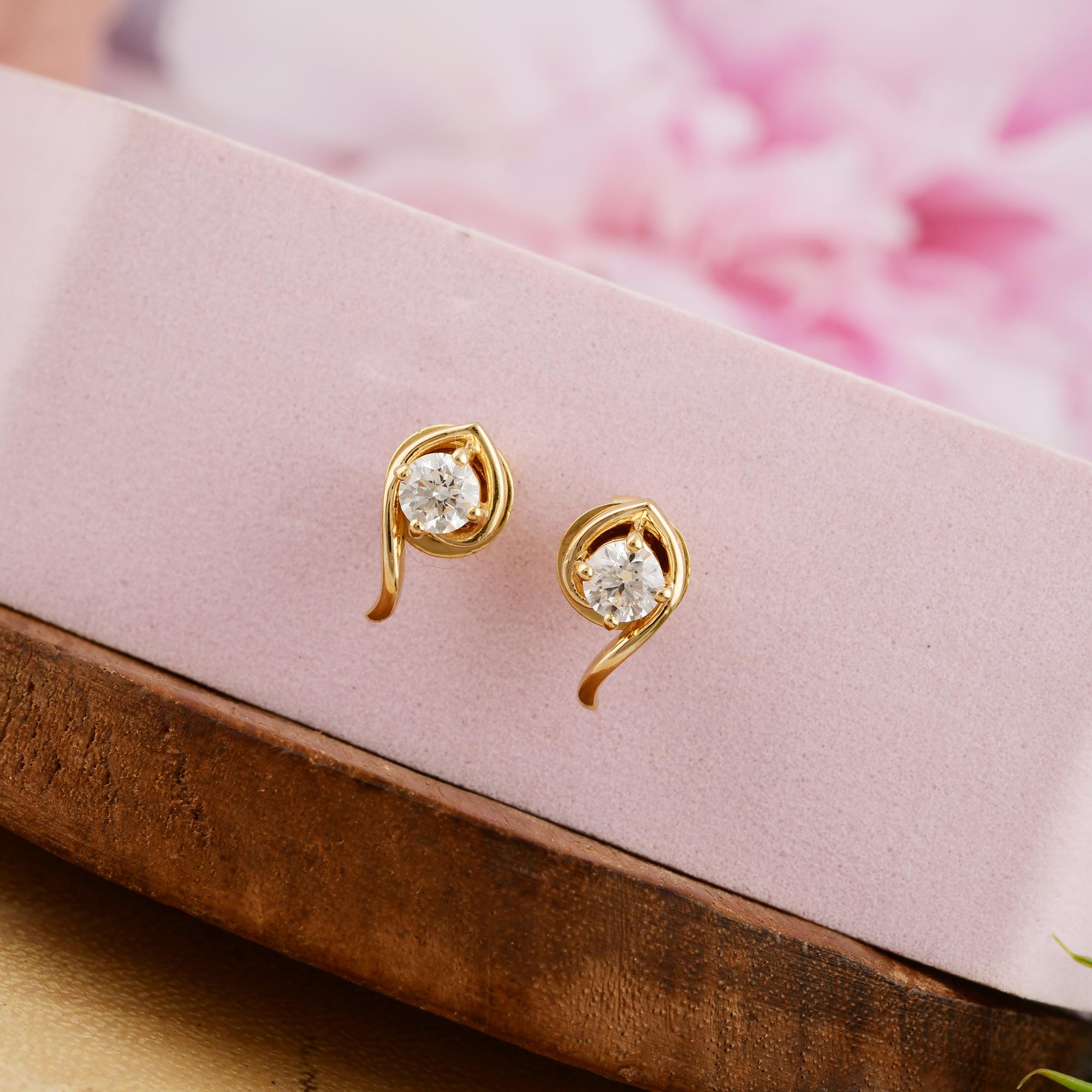Donna Orecchini con diamante naturale Minimal 0.62 Ct SI/HI Regalo in oro giallo 18 carati in vendita