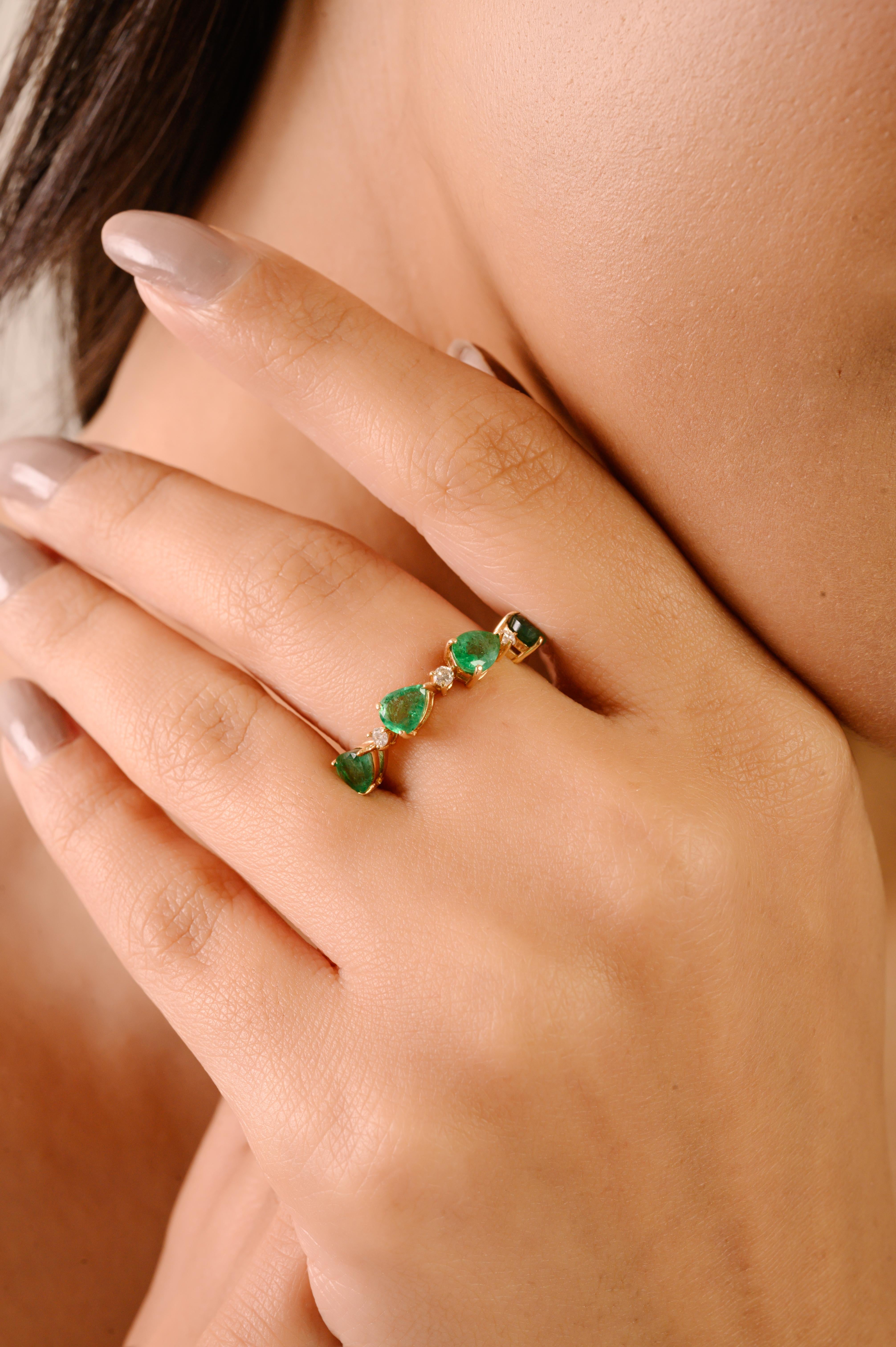 in vendita:  Anello Minimal in oro giallo 14K con smeraldo naturale da 1,27 carati e diamante a mezza eternità 2