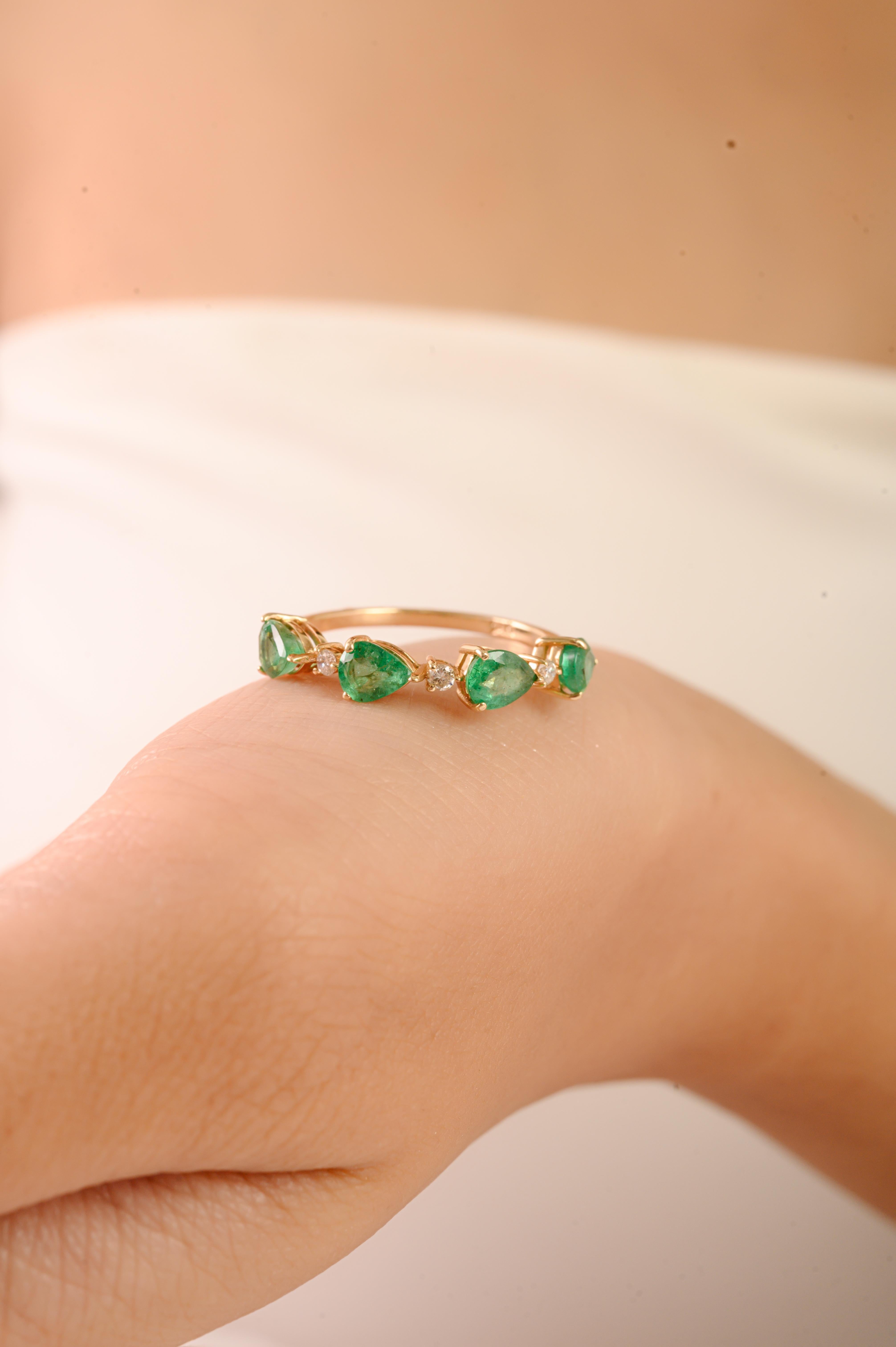 in vendita:  Anello Minimal in oro giallo 14K con smeraldo naturale da 1,27 carati e diamante a mezza eternità 4