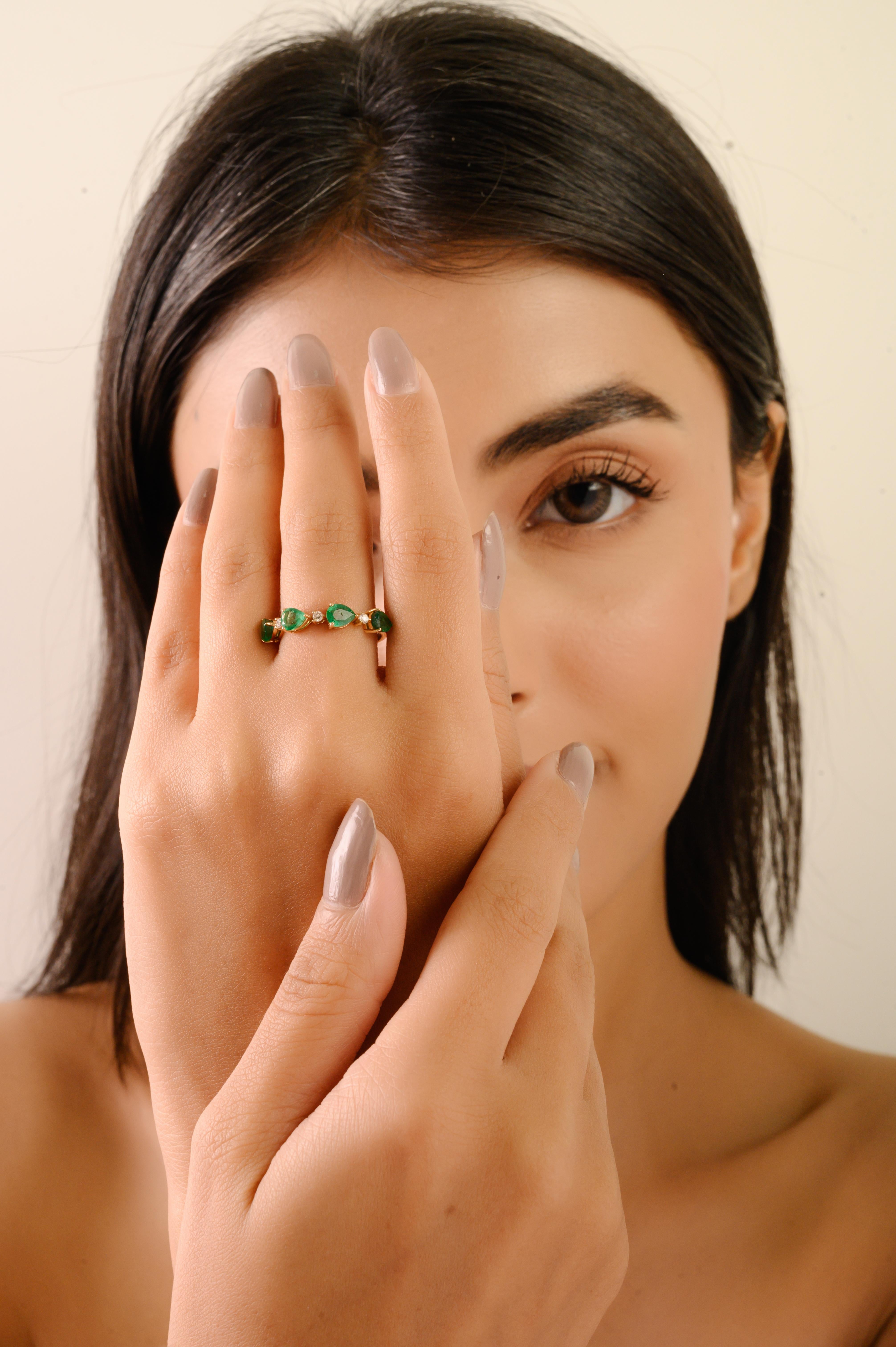 in vendita:  Anello Minimal in oro giallo 14K con smeraldo naturale da 1,27 carati e diamante a mezza eternità 8