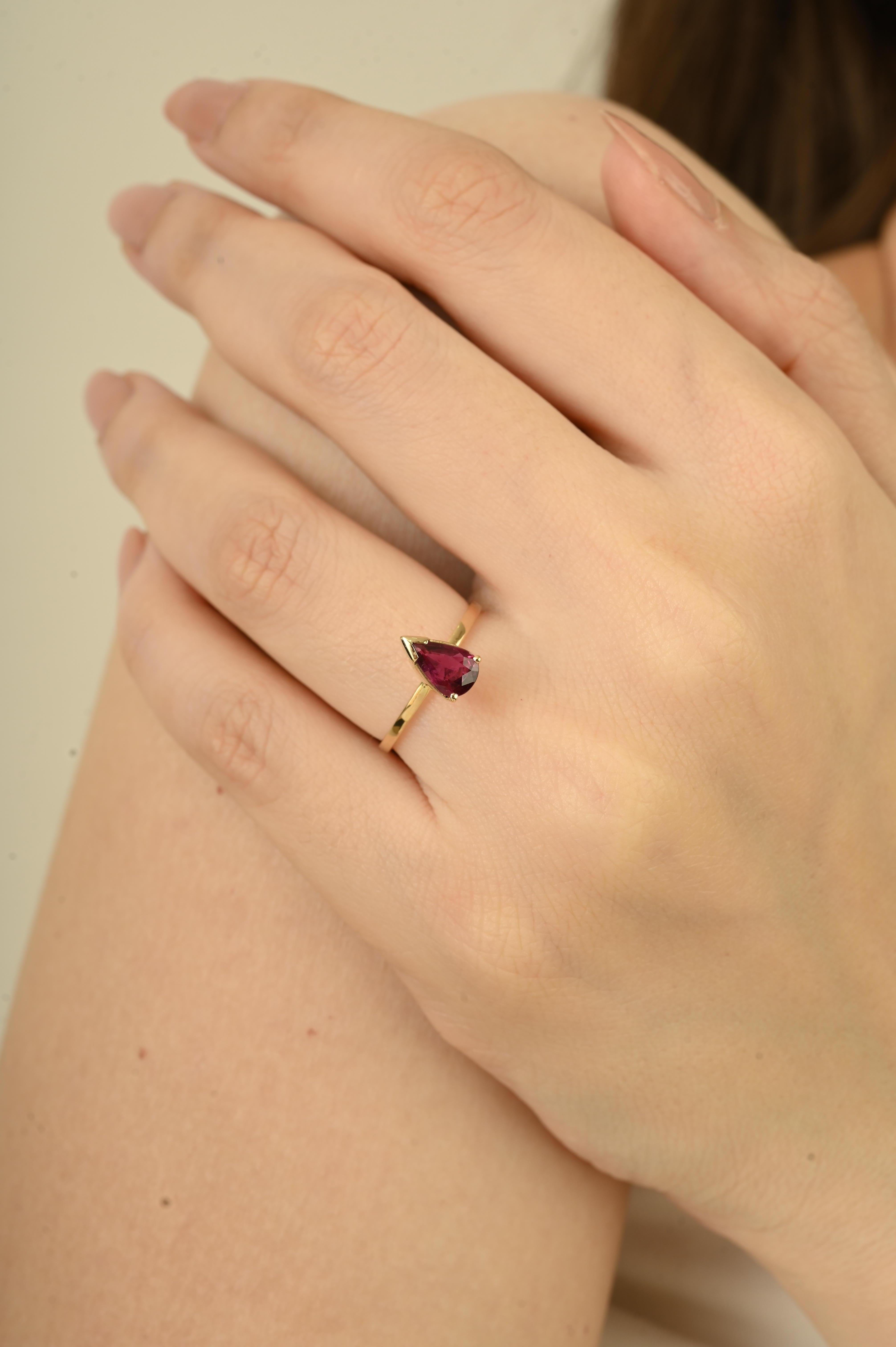 En vente :  Bague solitaire en or jaune 14K avec rubis naturel taillé en poire Bijoux de tous les jours 10