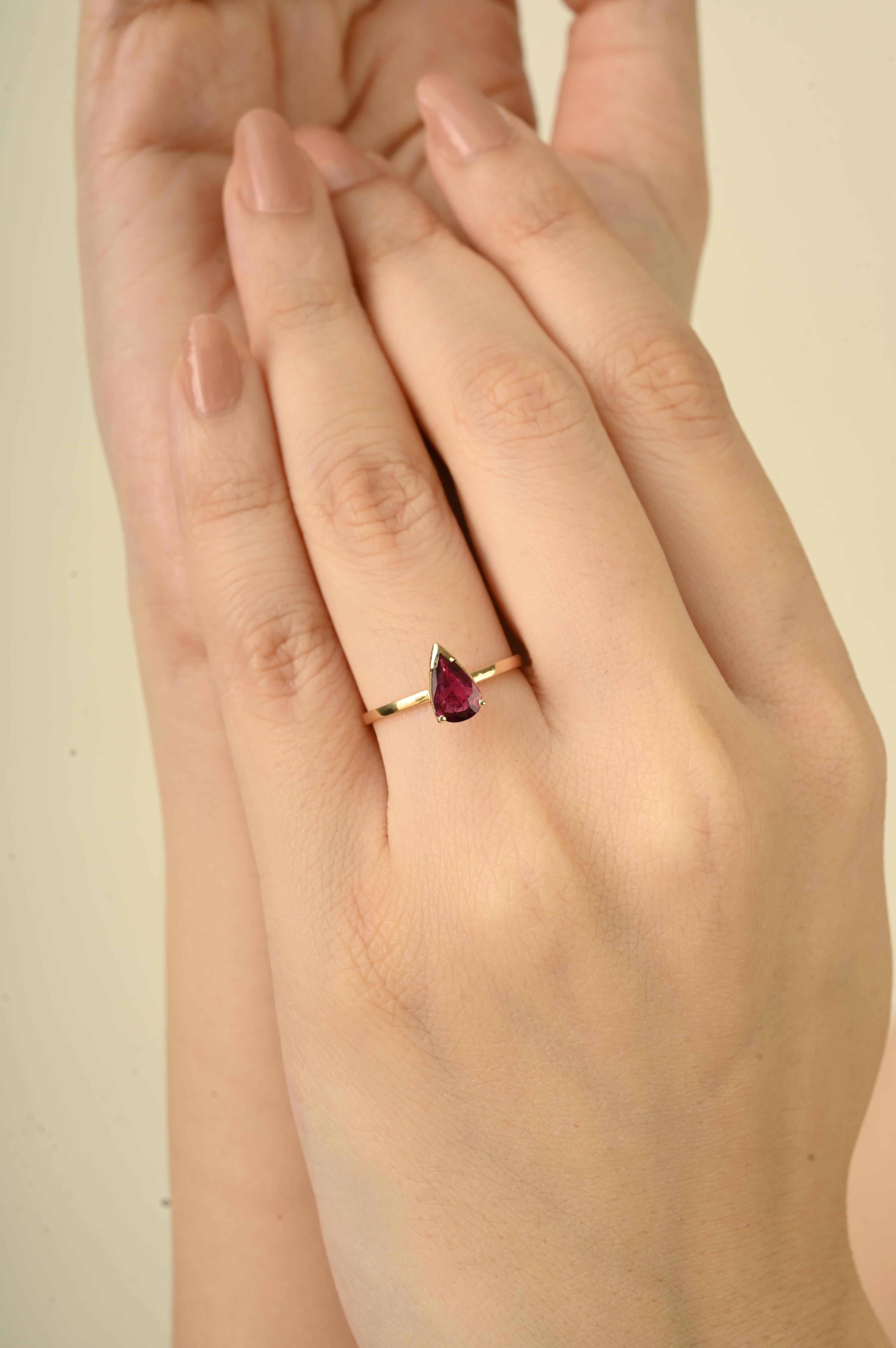 En vente :  Bague solitaire en or jaune 14K avec rubis naturel taillé en poire Bijoux de tous les jours 2