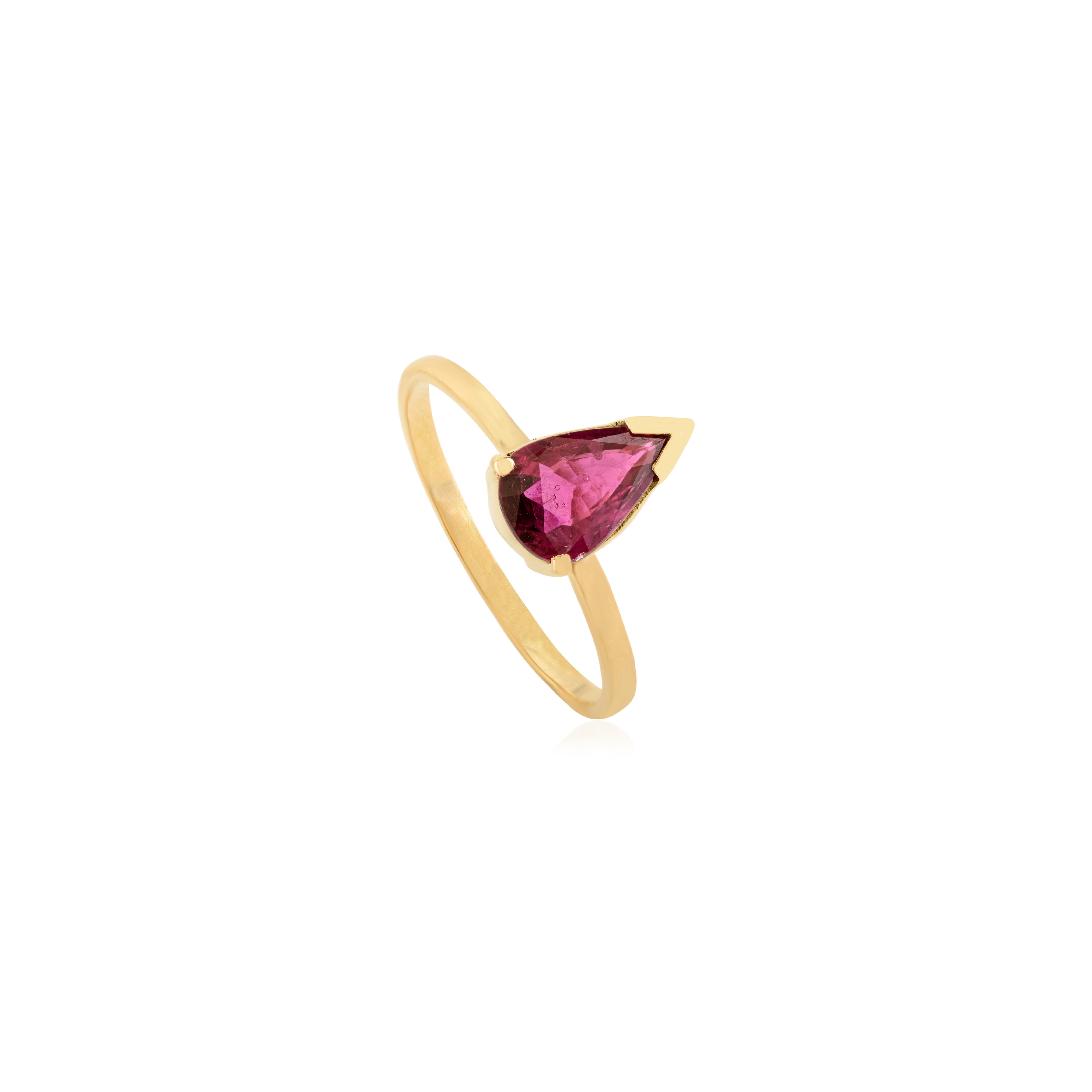 En vente :  Bague solitaire en or jaune 14K avec rubis naturel taillé en poire Bijoux de tous les jours 5