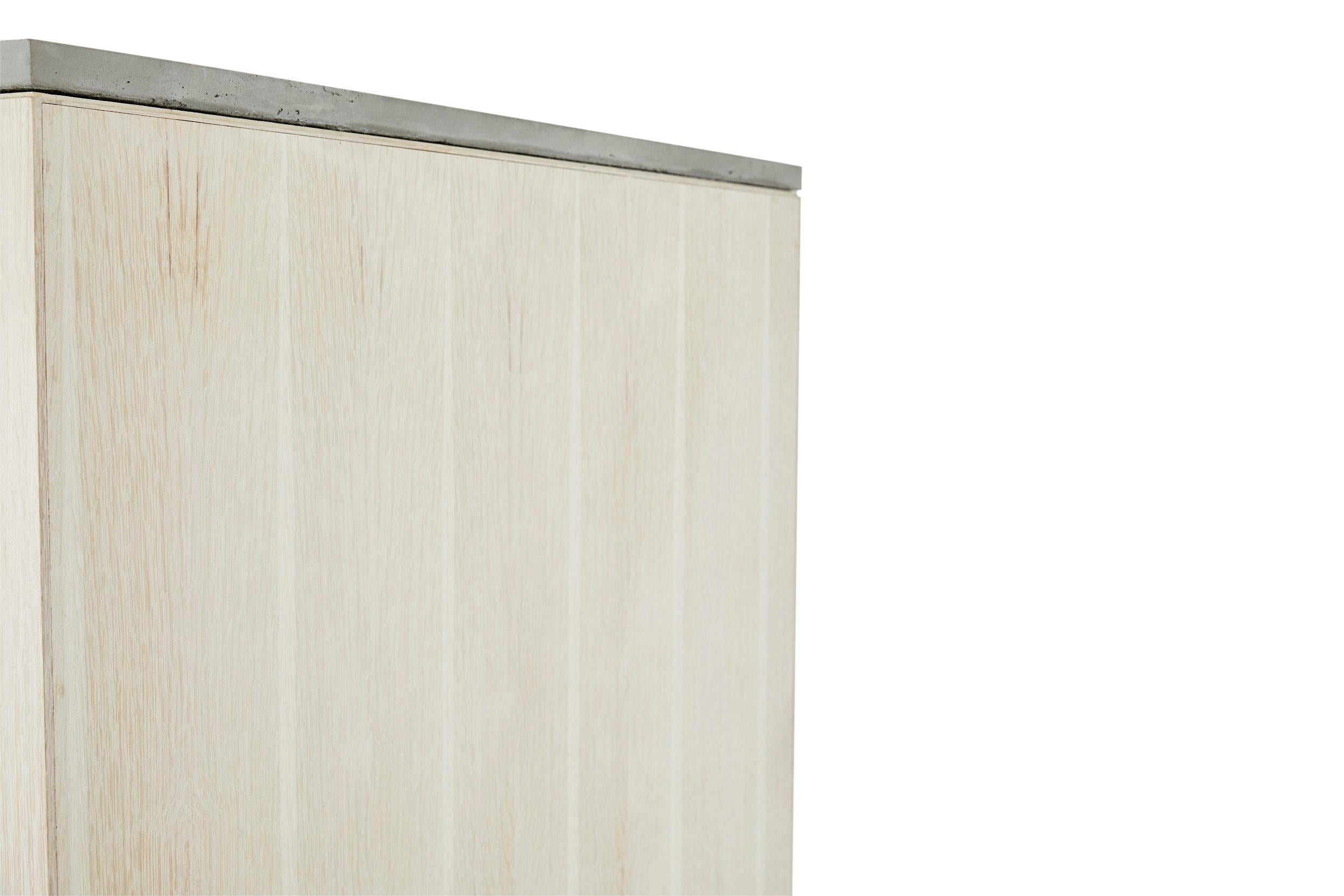 4-türiger „Janice Armoire“ aus Beton, weißer Eiche und mintgrünem Interieur im Angebot 6