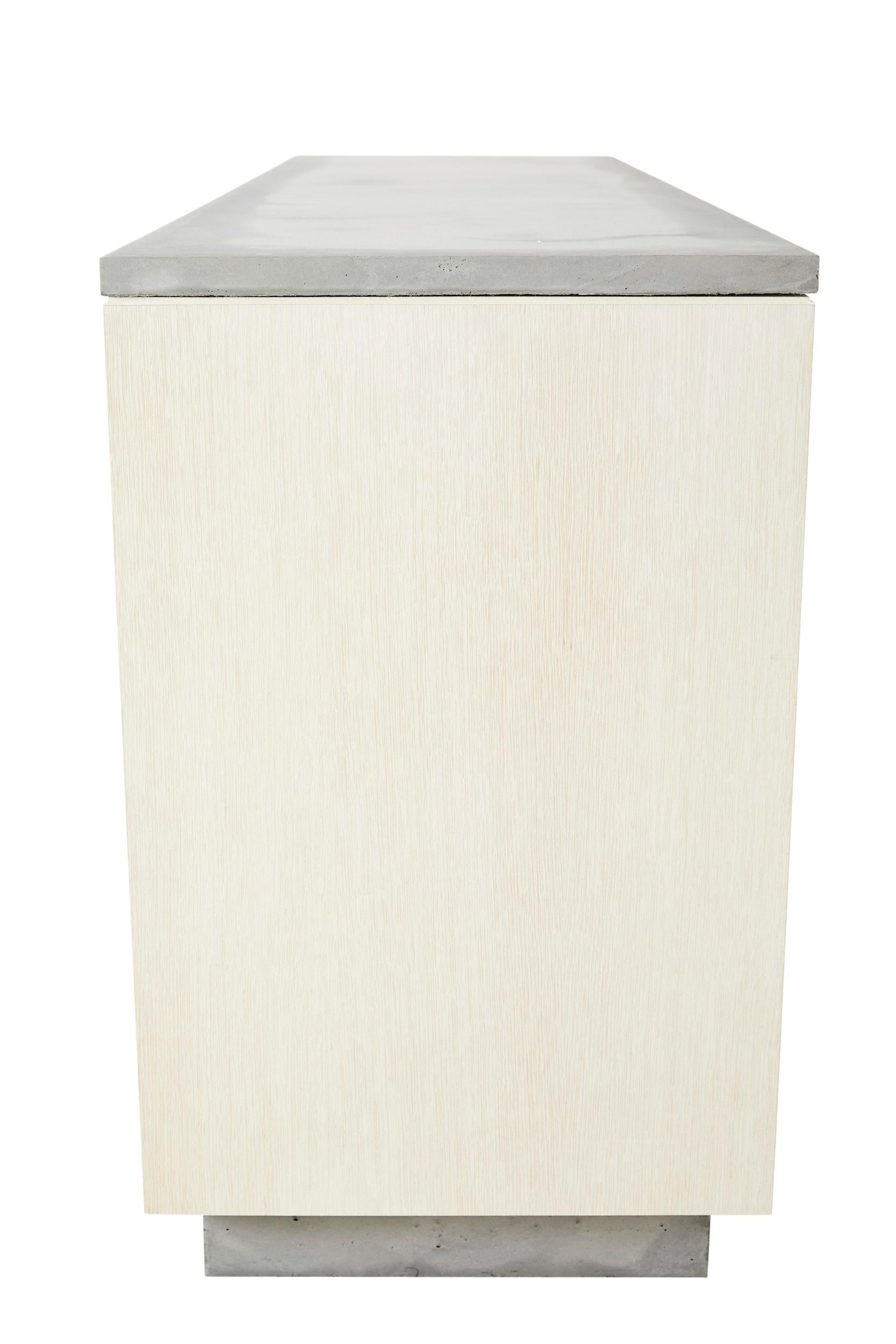 Kommode „Janice Dresser“ mit 6 Schubladen aus Beton, weißer Eiche und mintgrünem Interieur im Angebot 5