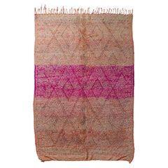 Minimaler und kühner marokkanischer Beni M'Guild Teppich Curated By Breuckelen Berber