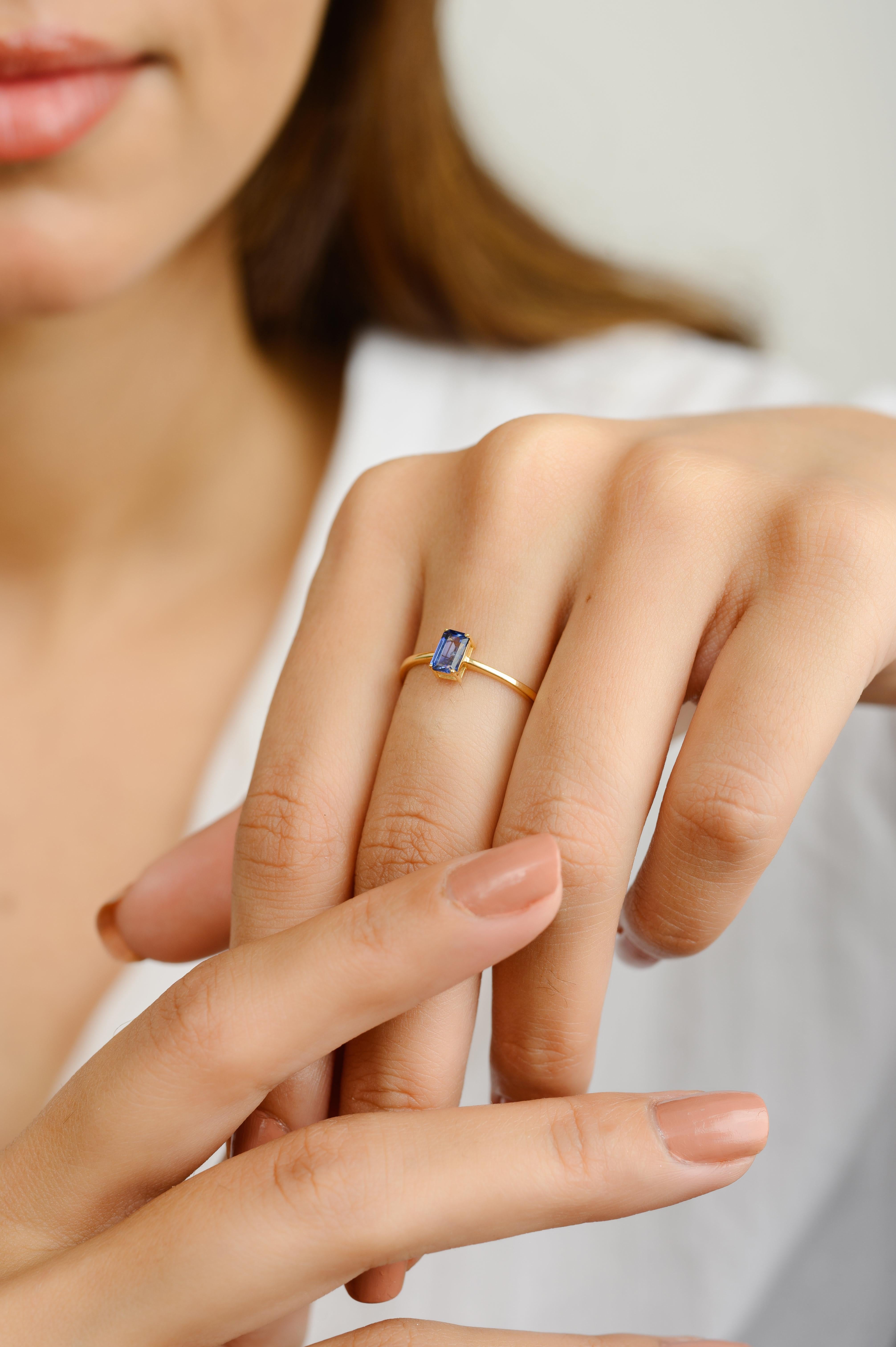 For Sale:  Minimal Baguette Cut Blue Sapphire Ring in 18k Solid Yellow Gold 4