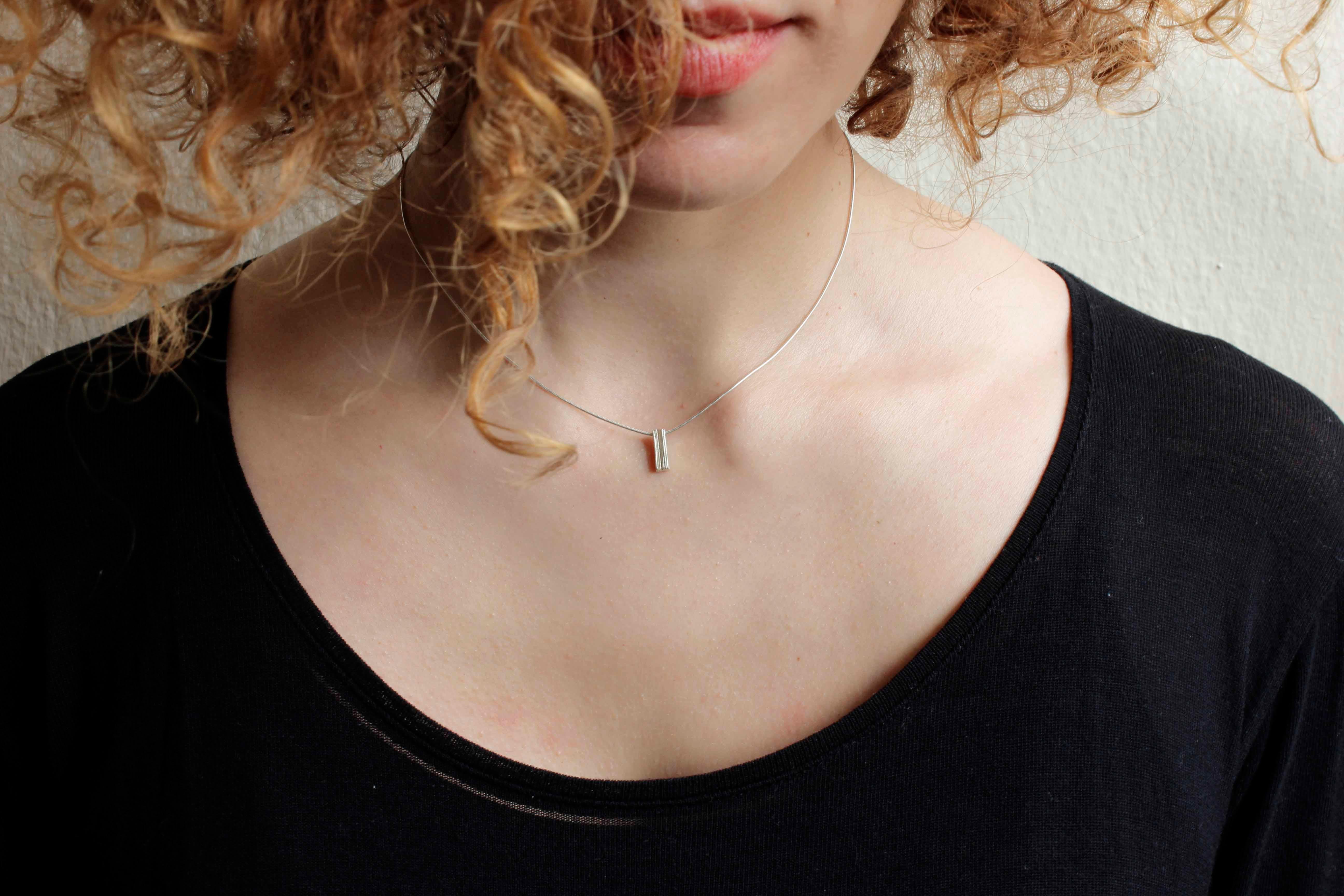 Minimal Bar Necklace In New Condition For Sale In London, GB