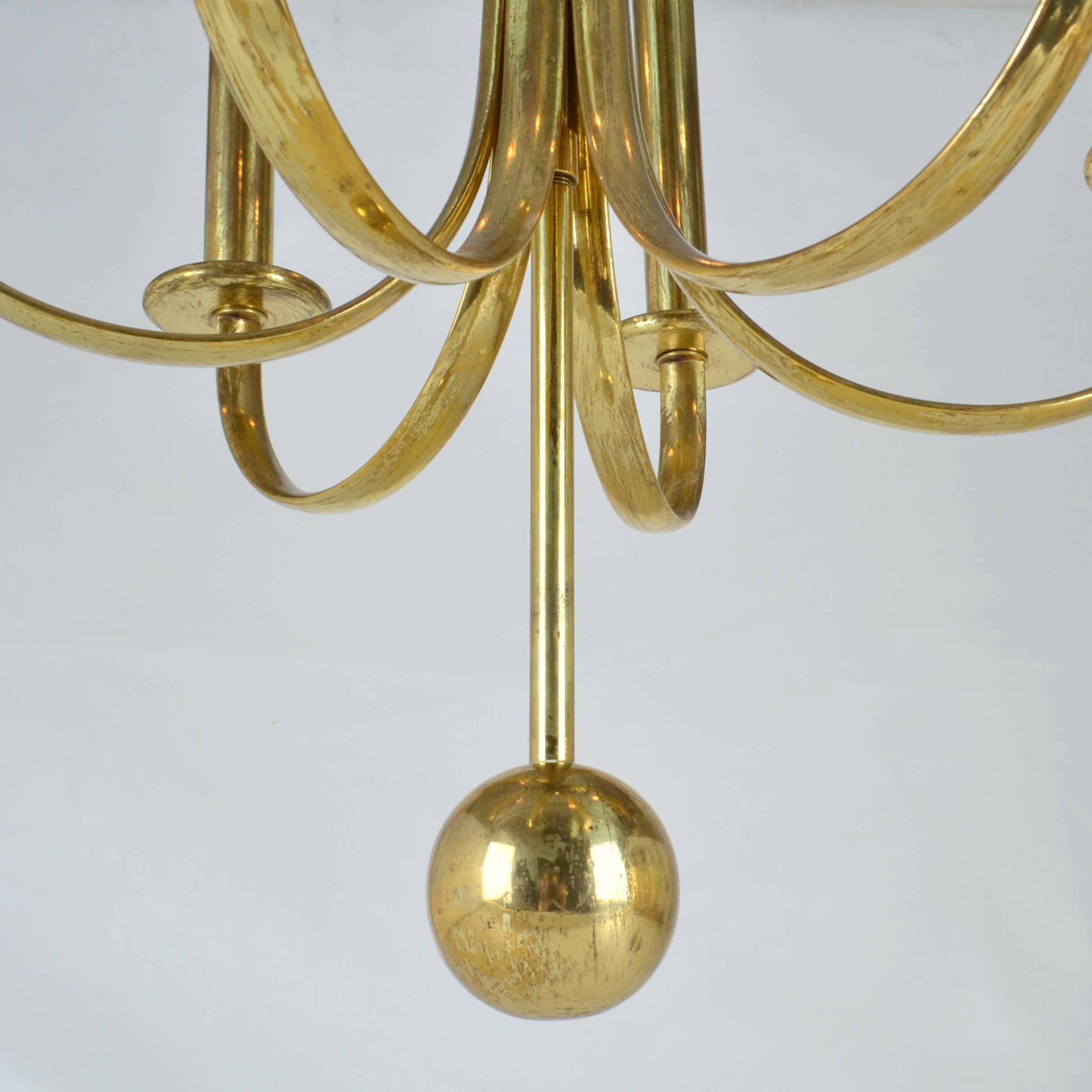 Minimal Brass 1960s Chandelier In Excellent Condition For Sale In London, GB