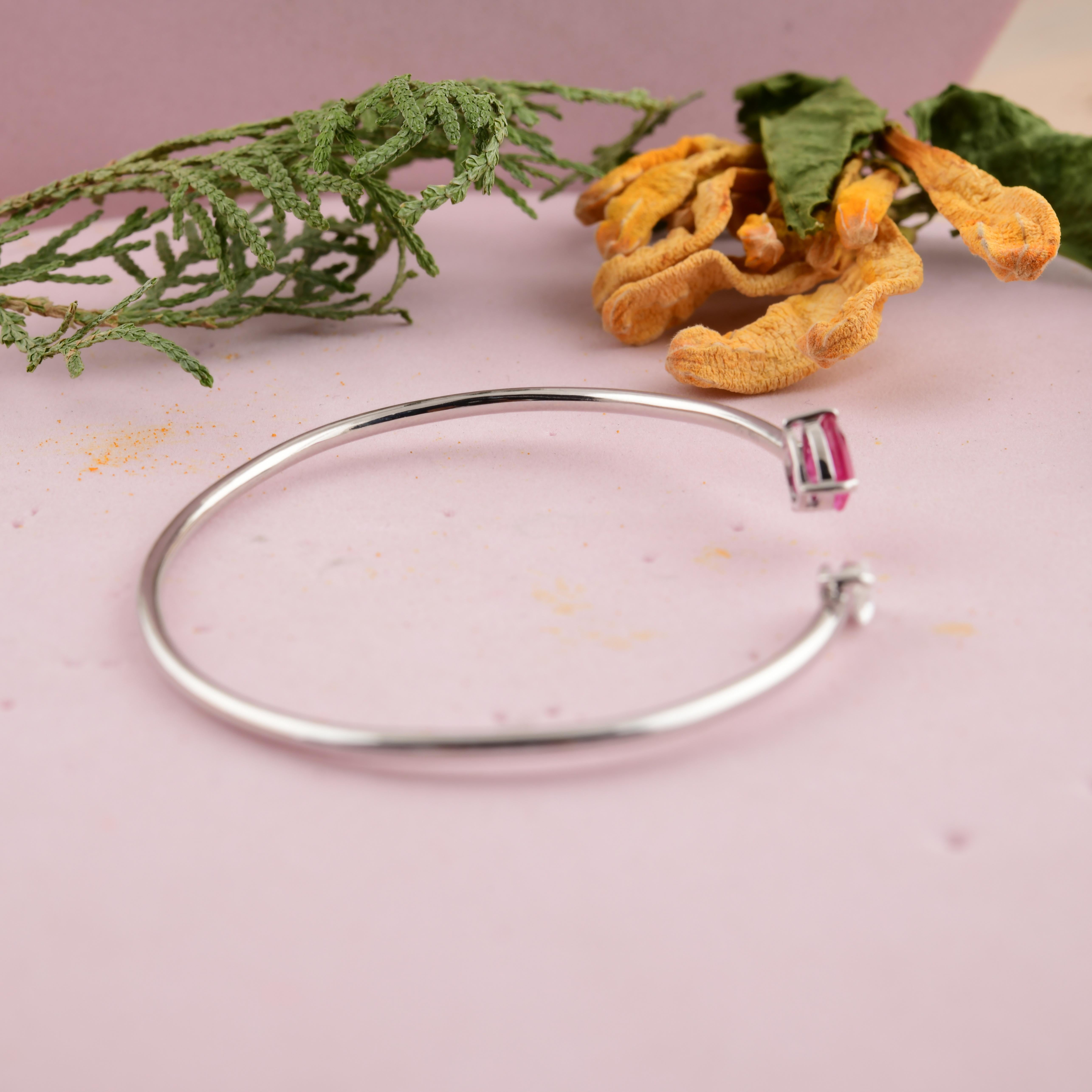 Minimal zertifizierter Rubin-Diamant offener Manschettenknopf 18k massives Weißgold im Zustand „Neu“ im Angebot in Diera, Dubai