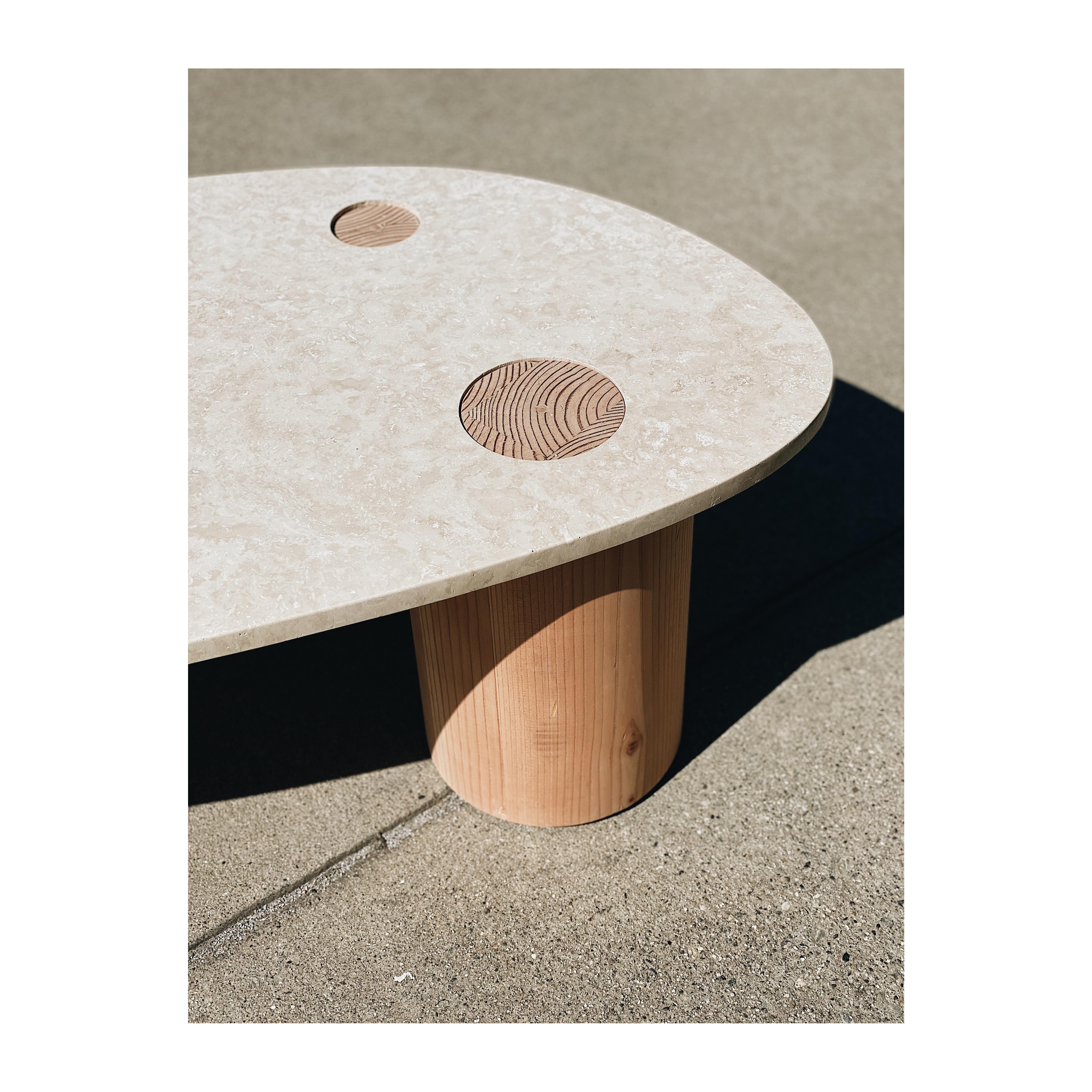 table basse bois et travertin